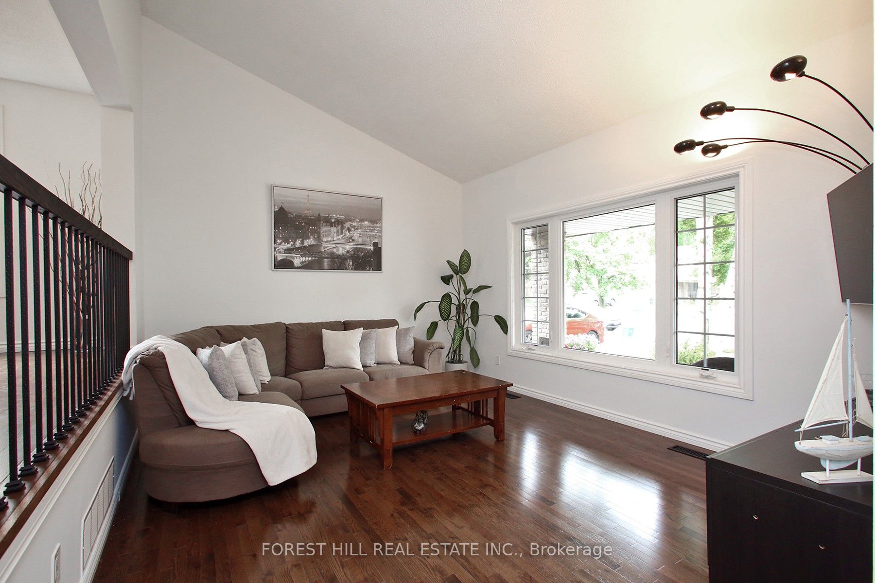 1852 Bowler Drive Property Photo 8