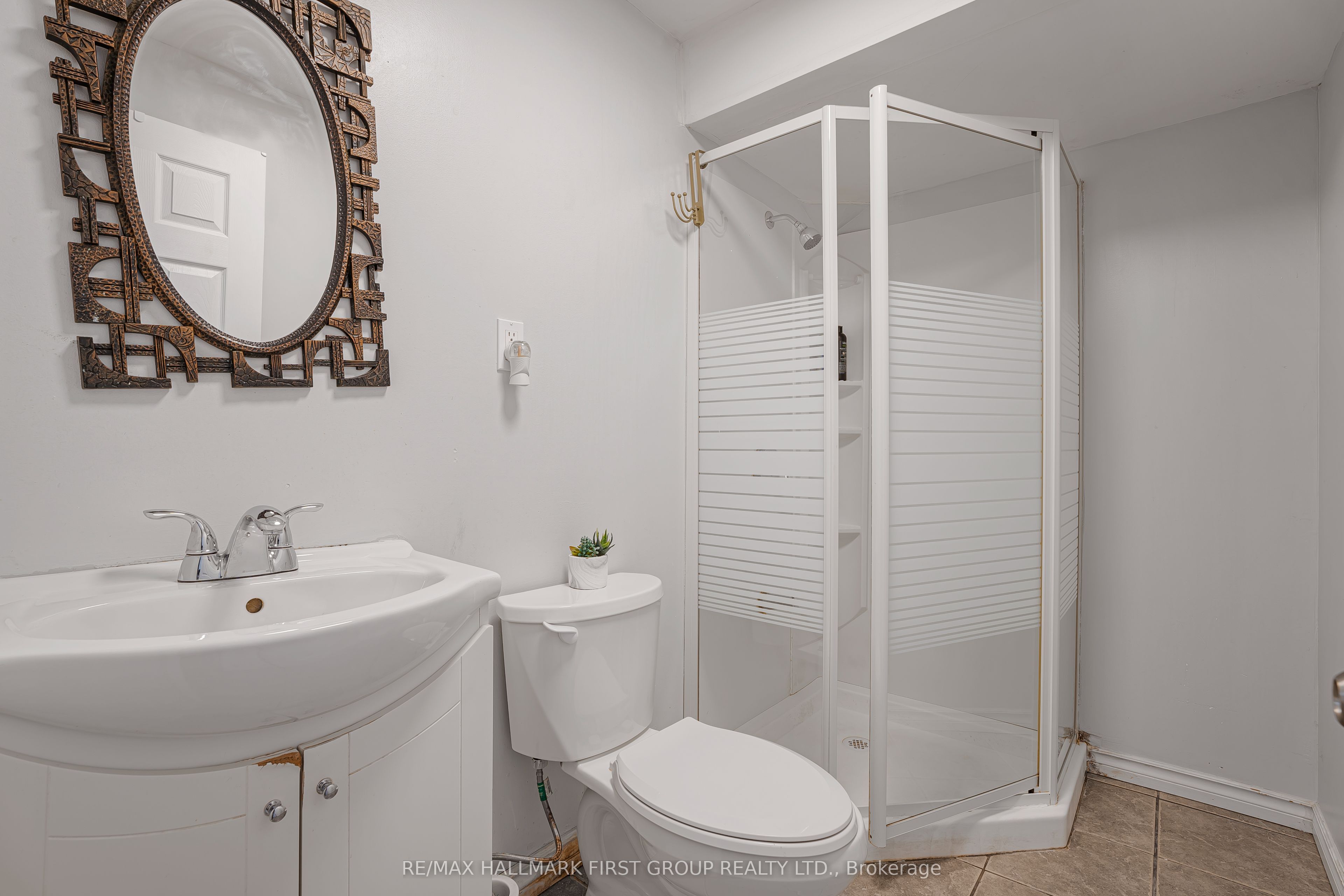 86 Seward Crescent Property Photo 8