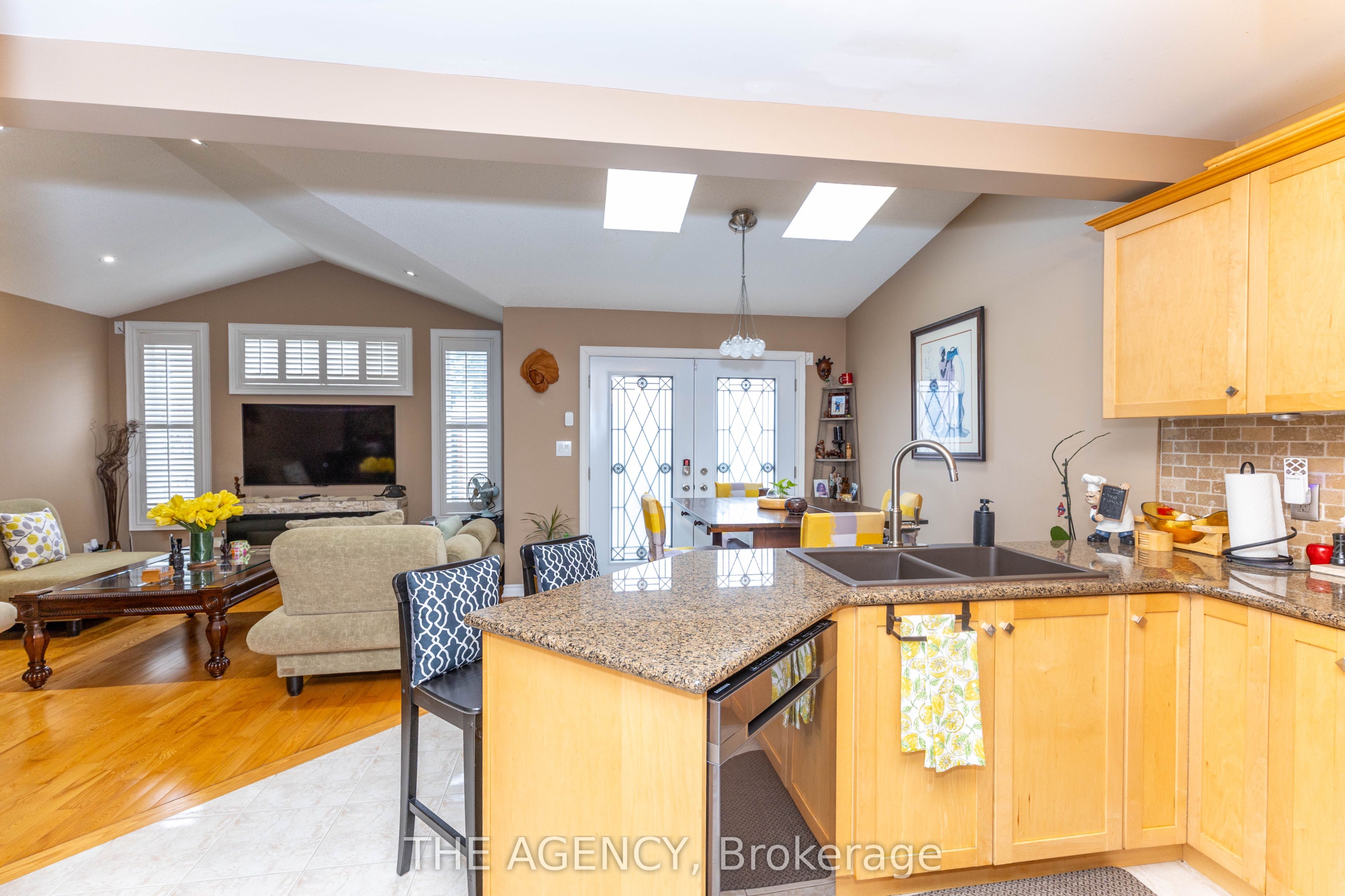 54 Thames Drive Property Photo 11
