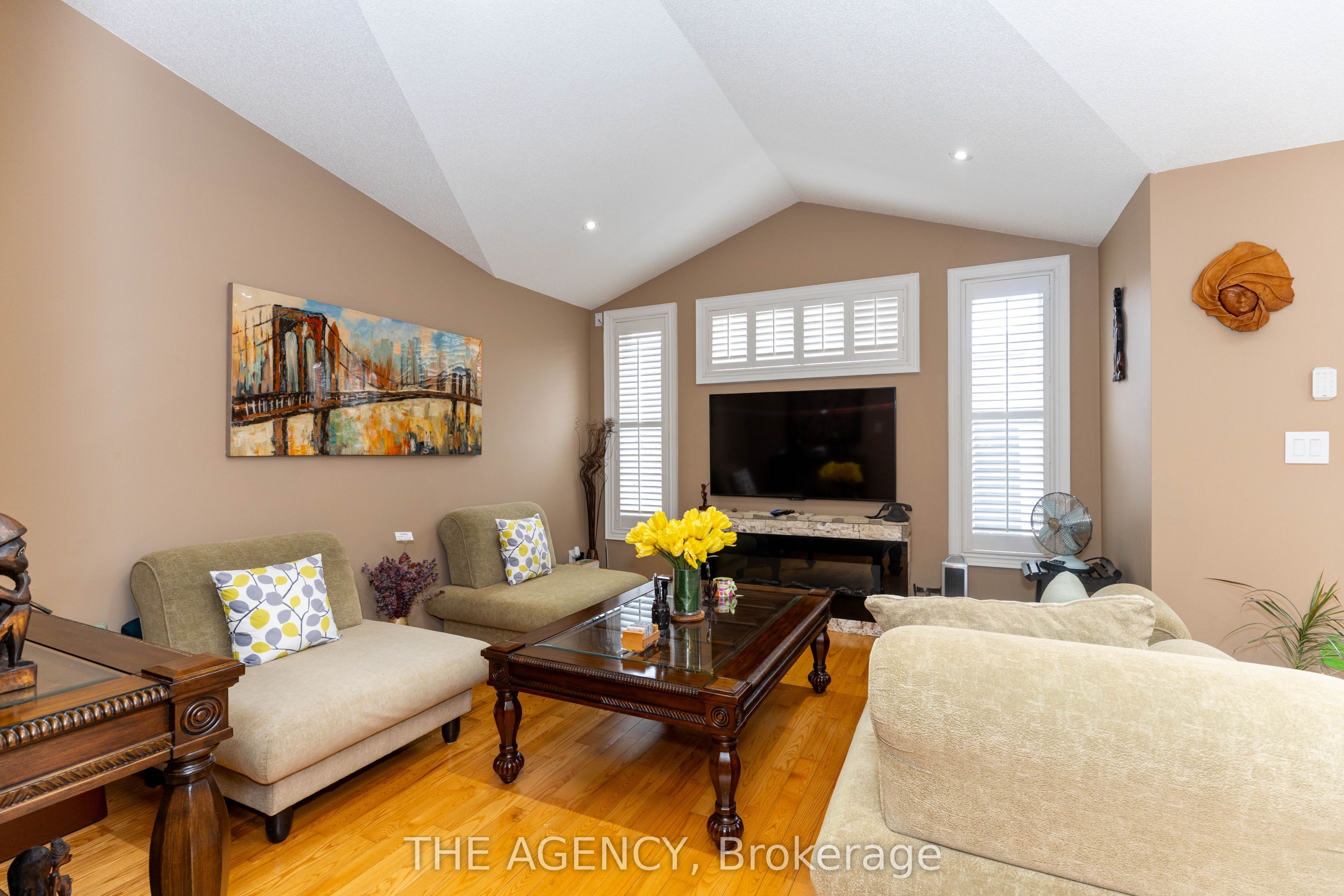 54 Thames Drive Property Photo 16