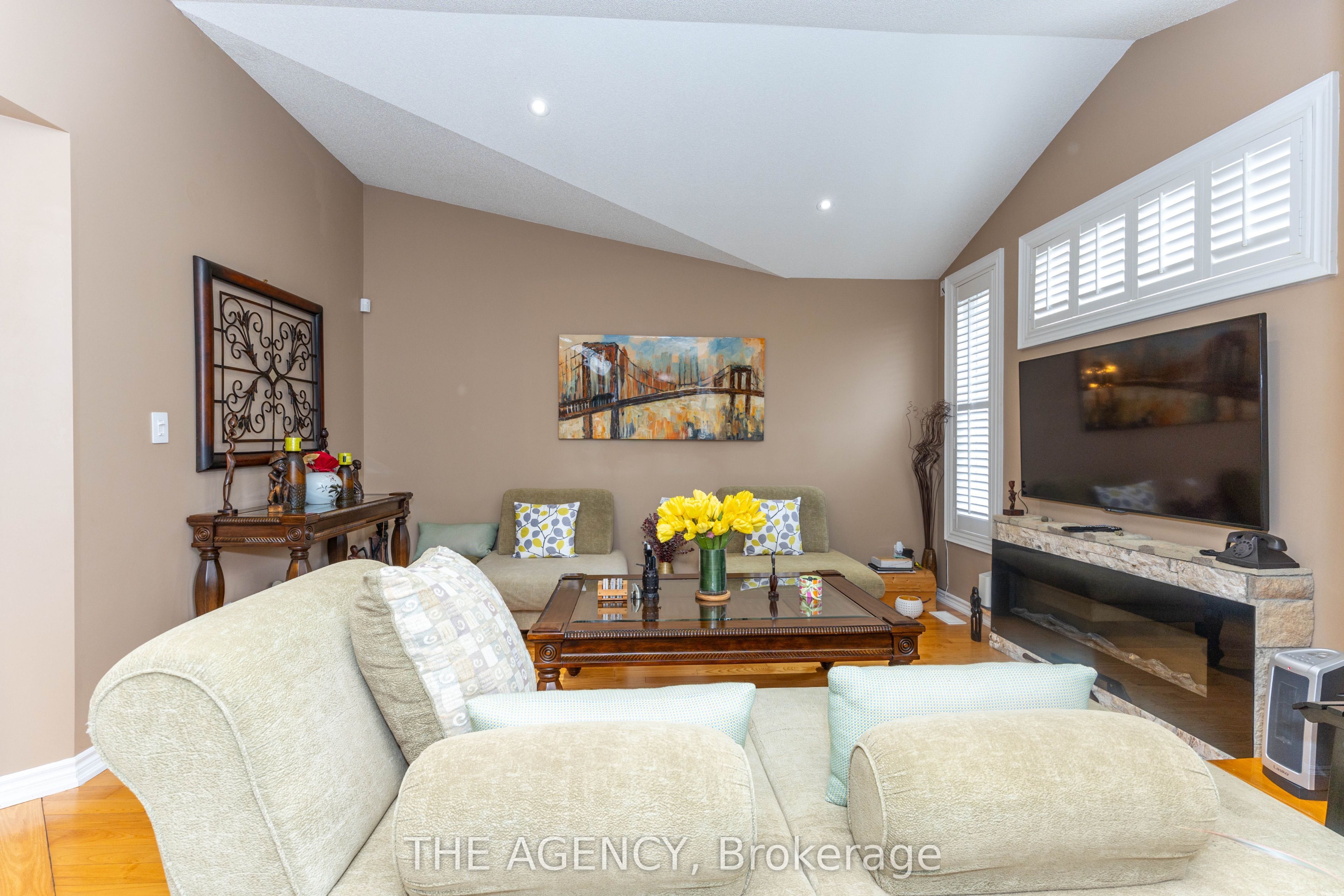 54 Thames Drive Property Photo 18