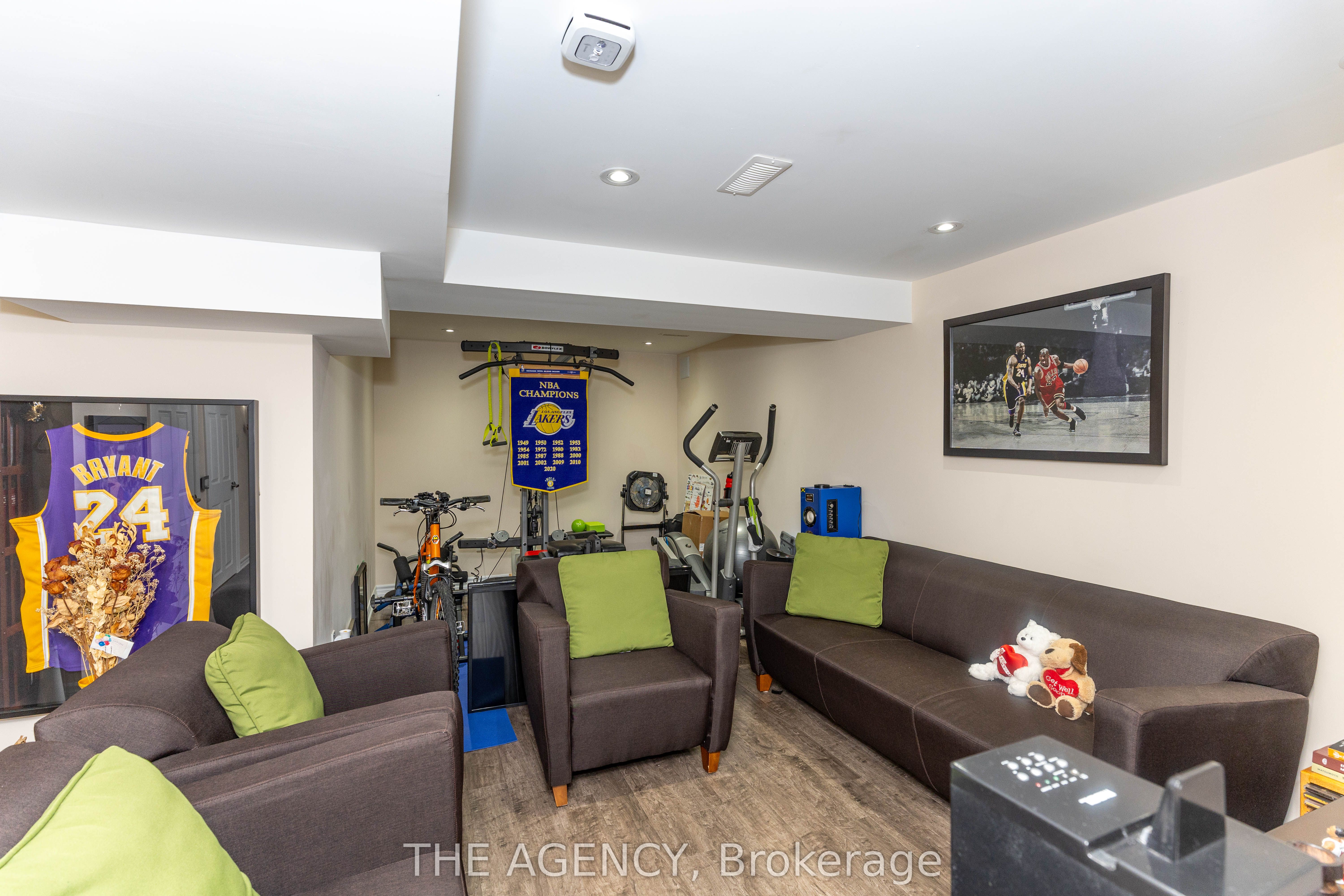 54 Thames Drive Property Photo 35