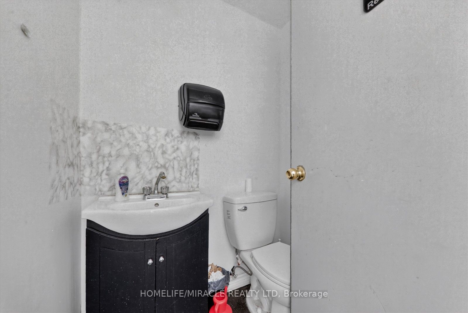 3230 Eglinton Avenue E A & B Property Photo 22