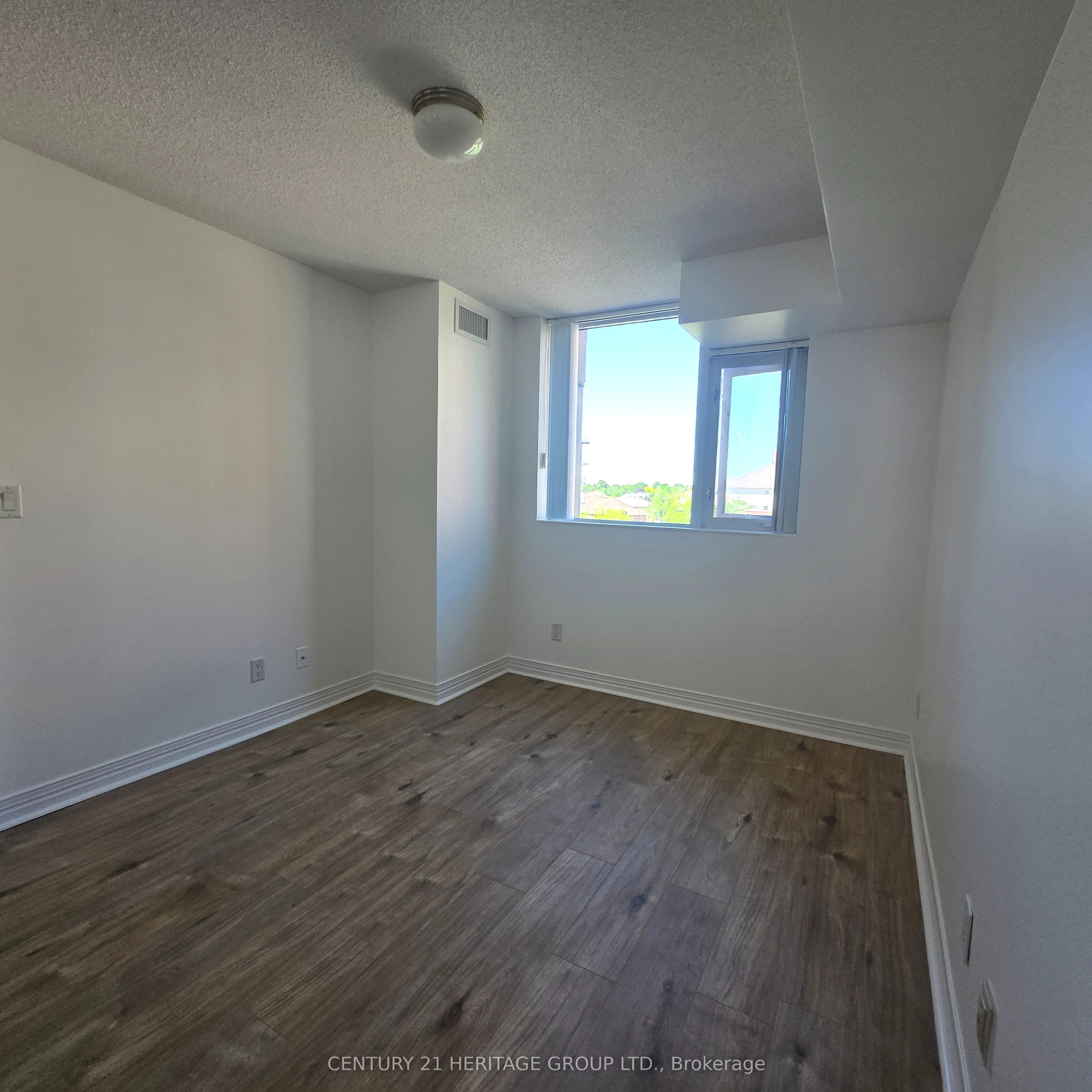 90 Scottfield Drive 319 Property Photo 19