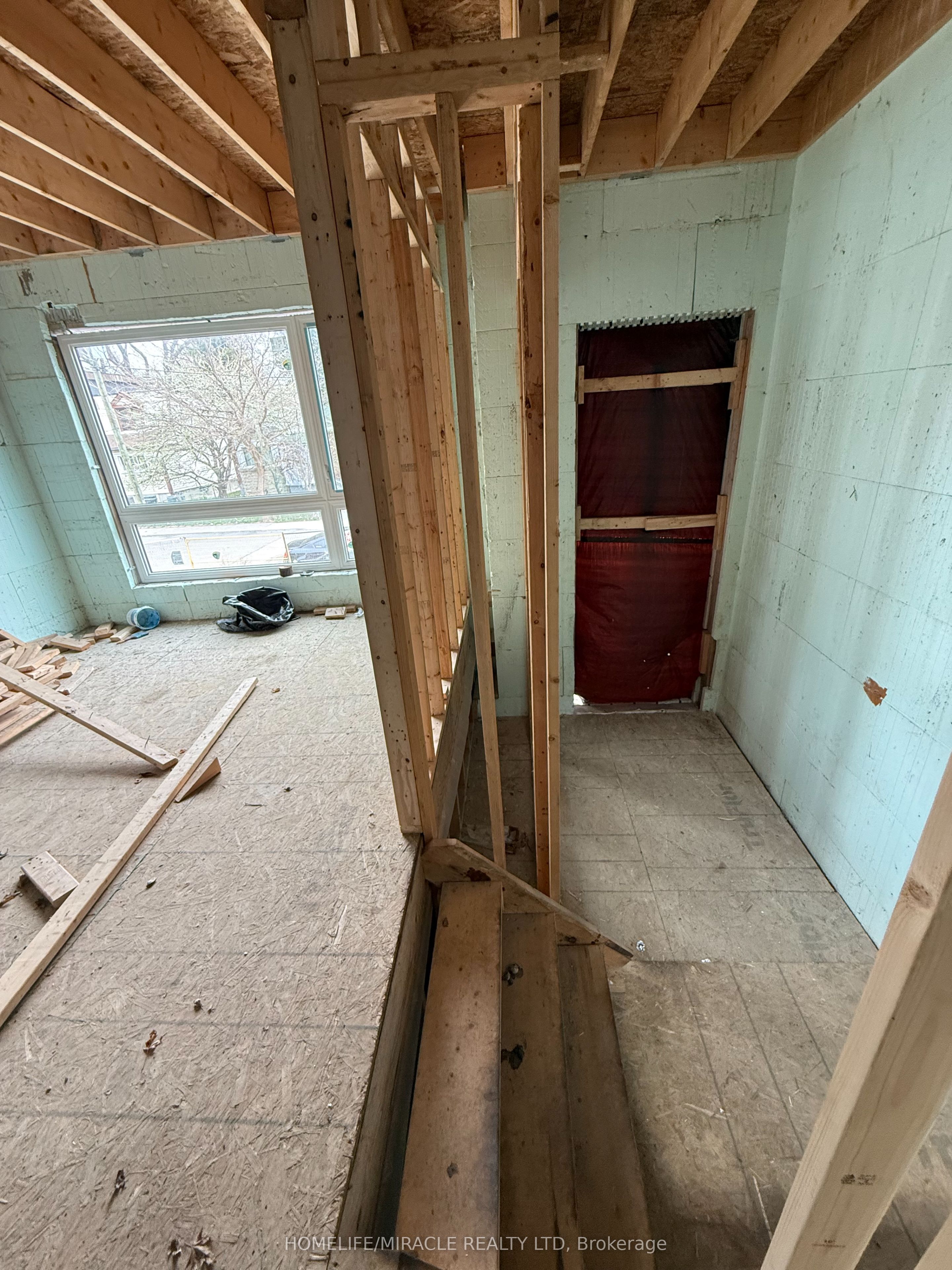 42 August Avenue Property Photo 4