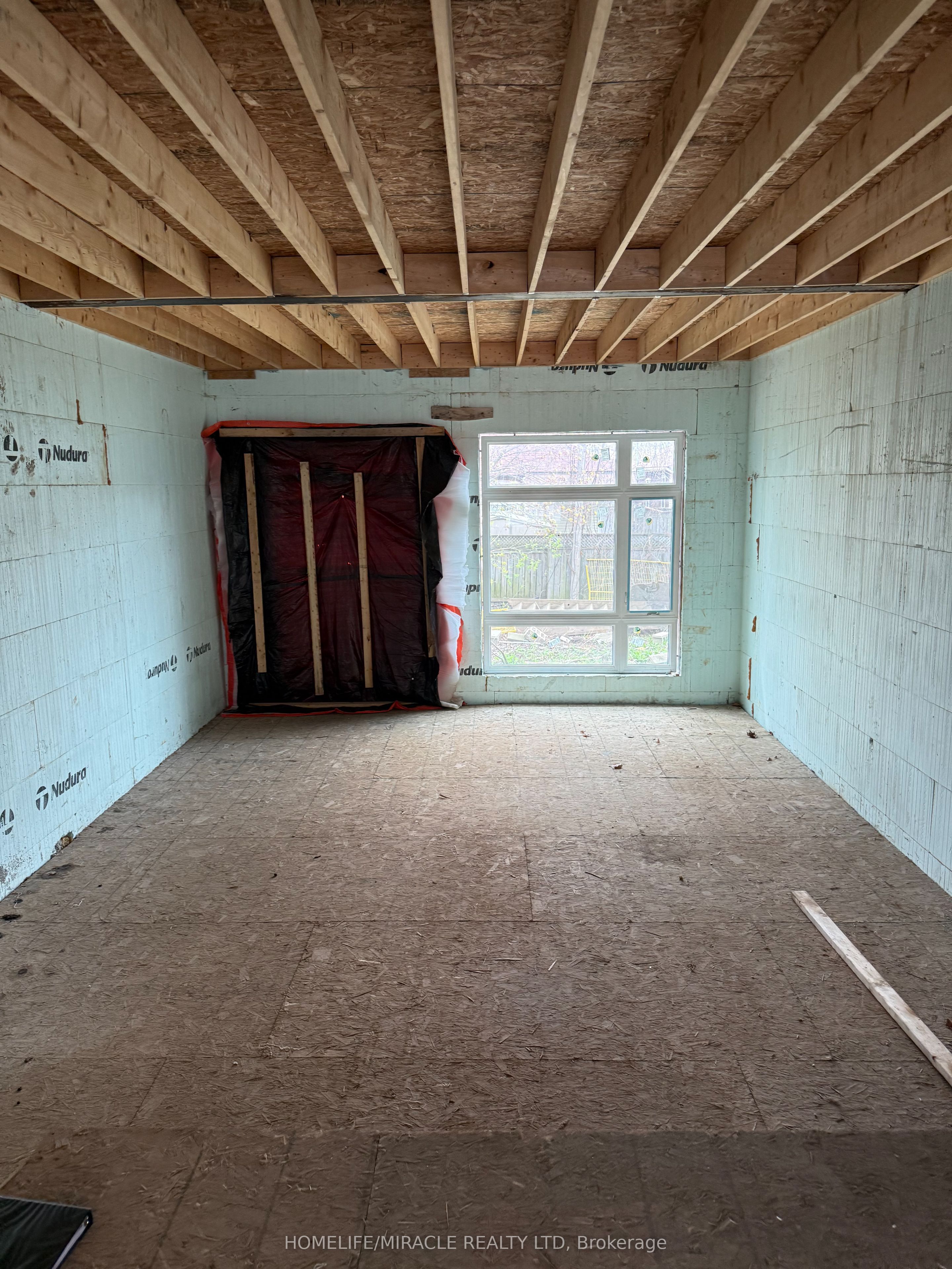 42 August Avenue Property Photo 5