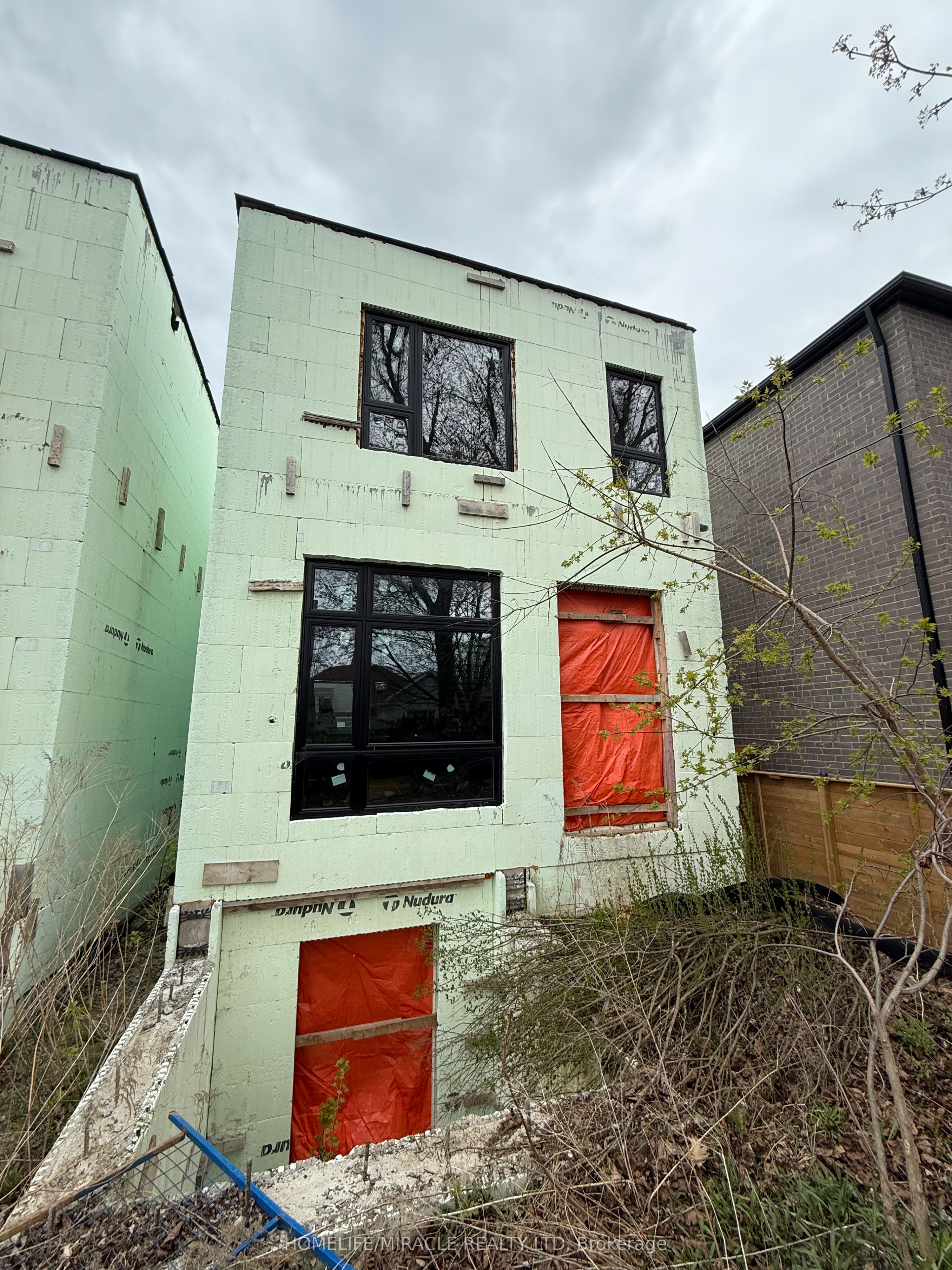 42 August Avenue Property Photo 16