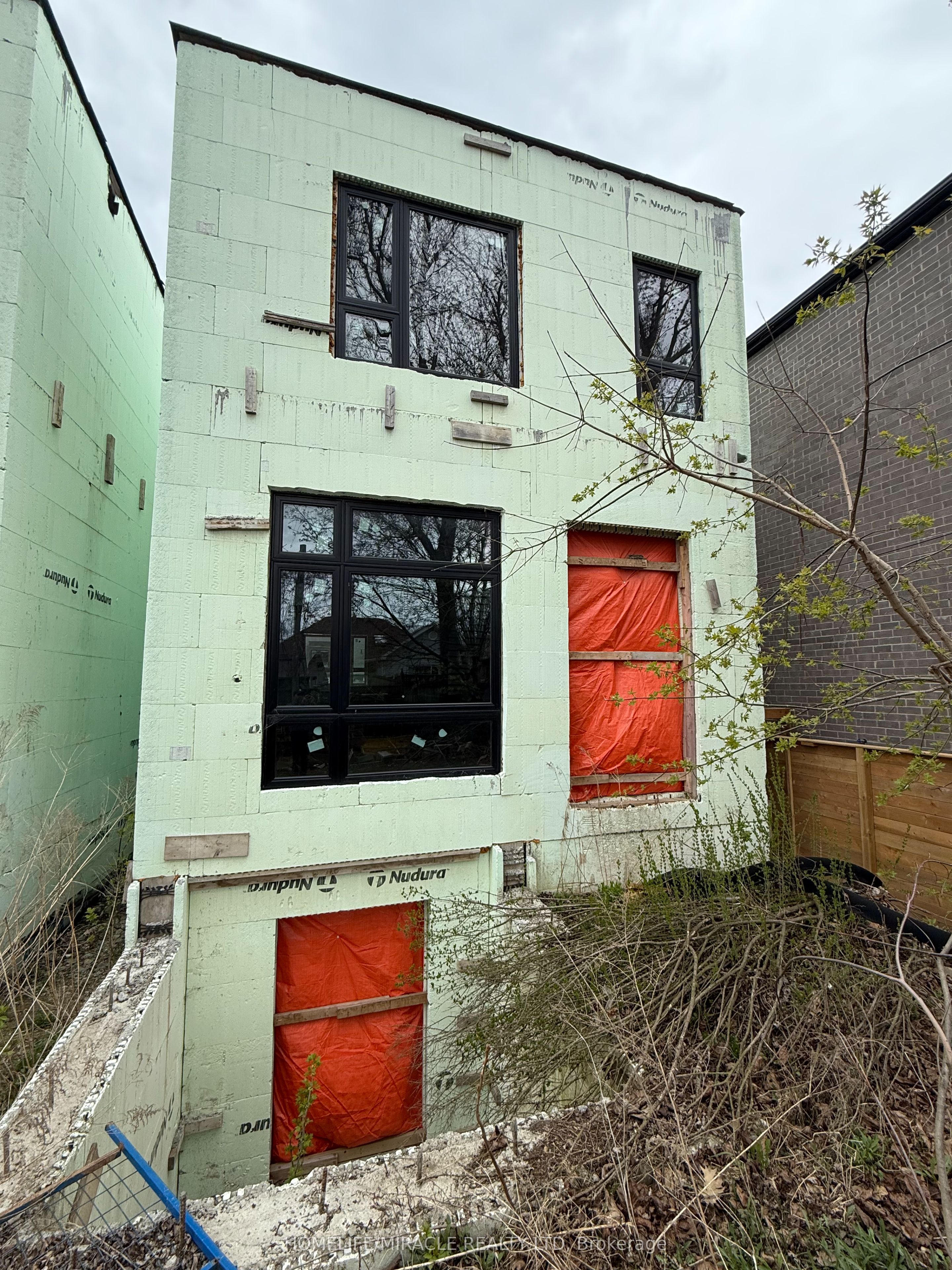 42 August Avenue Property Photo 17