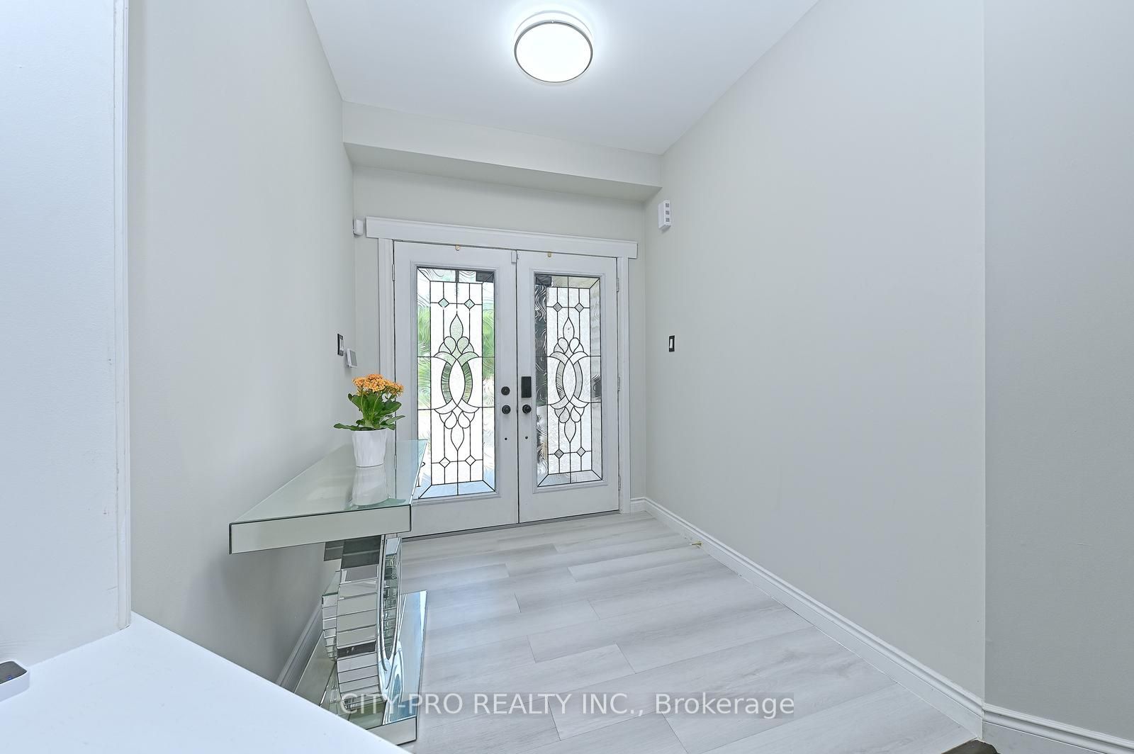 1178 Salmers Drive Property Photo 7
