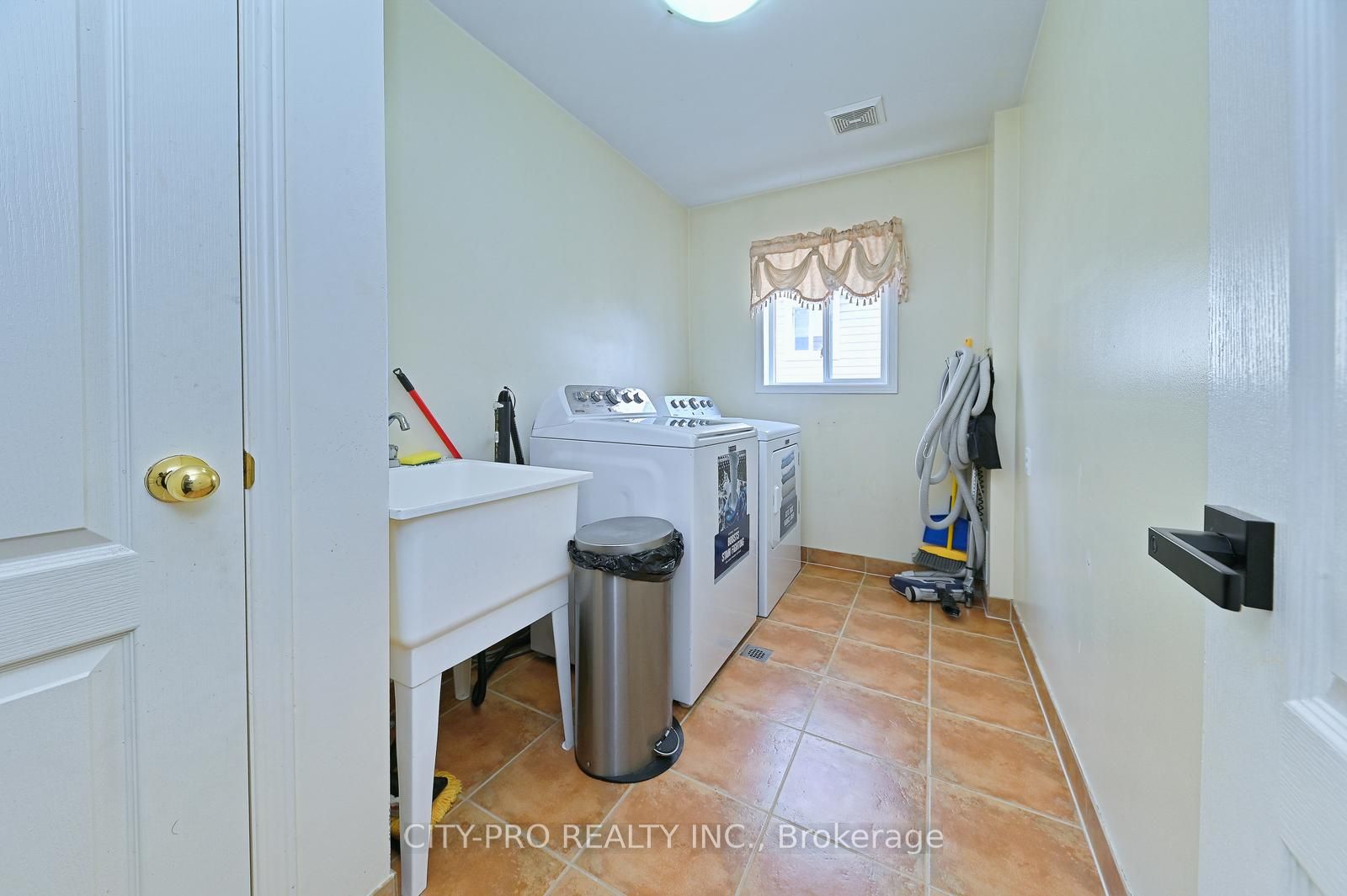 1178 Salmers Drive Property Photo 37