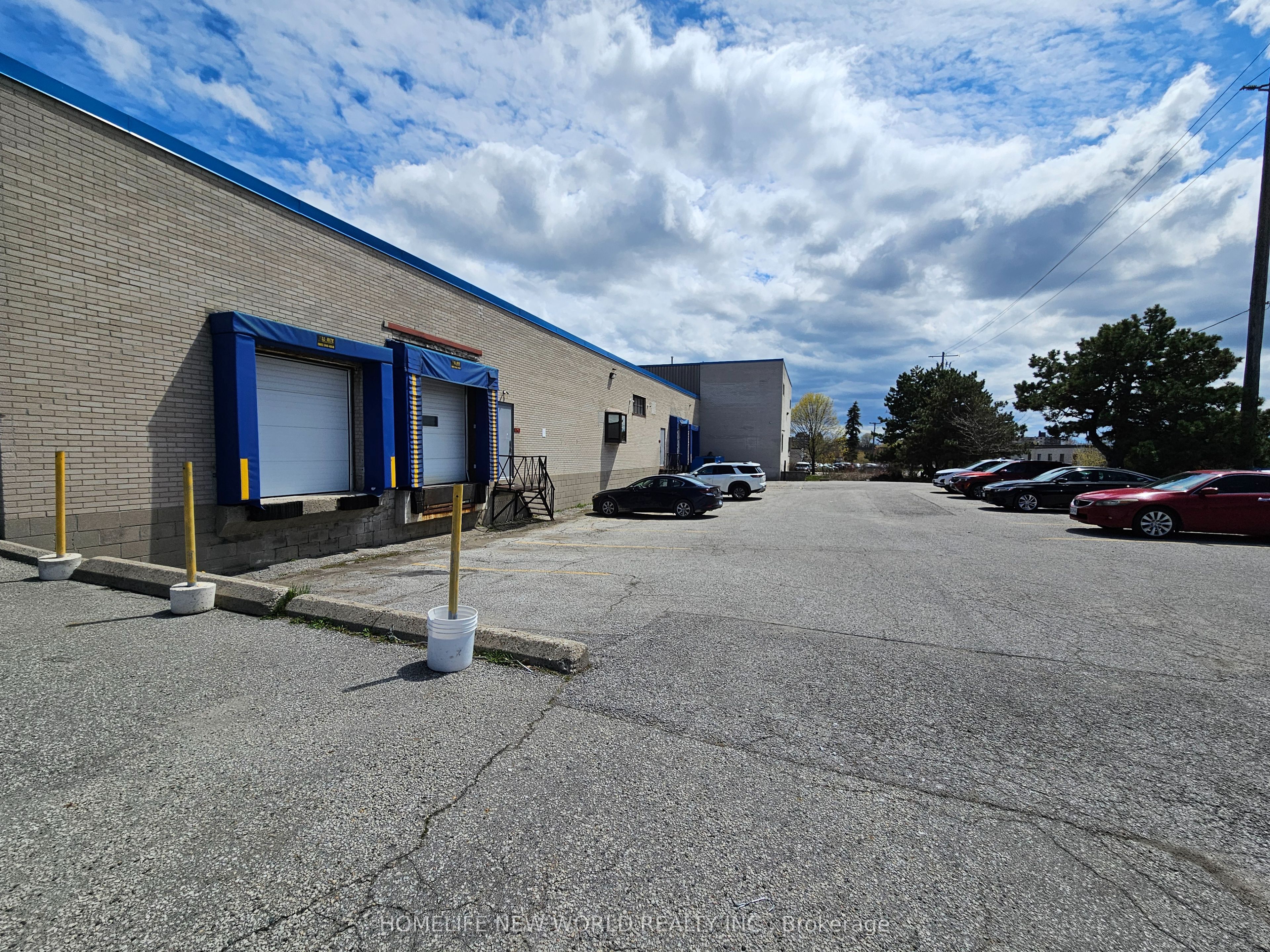 305 Progress Avenue Property Photo 4