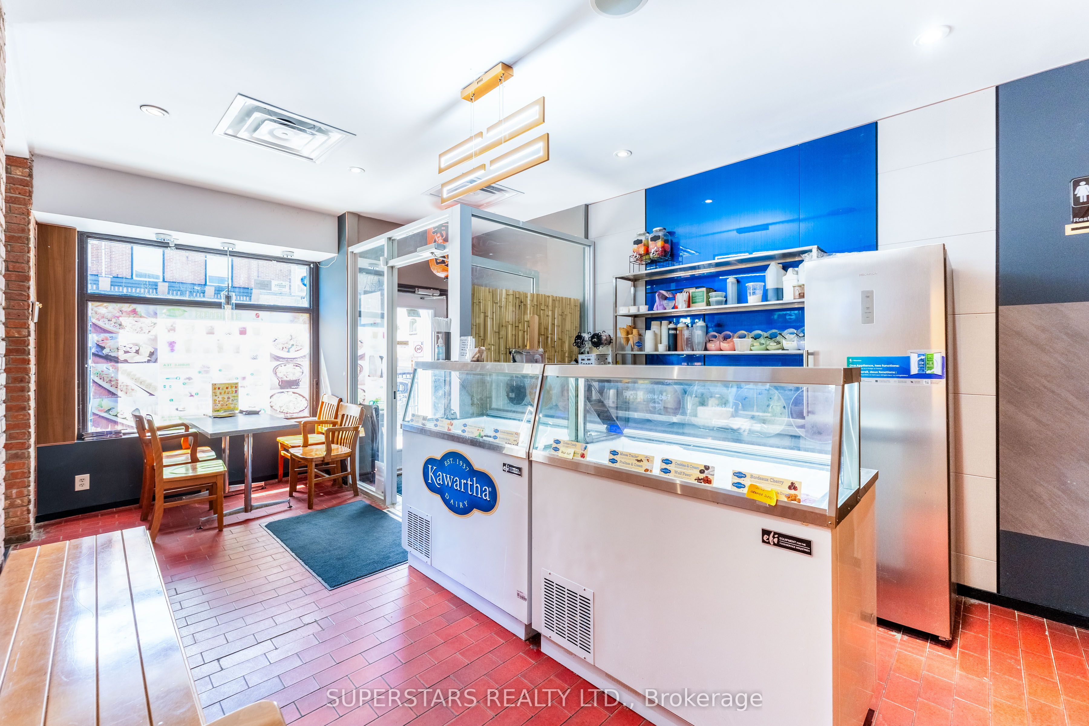155 Queen Street Property Photo 4