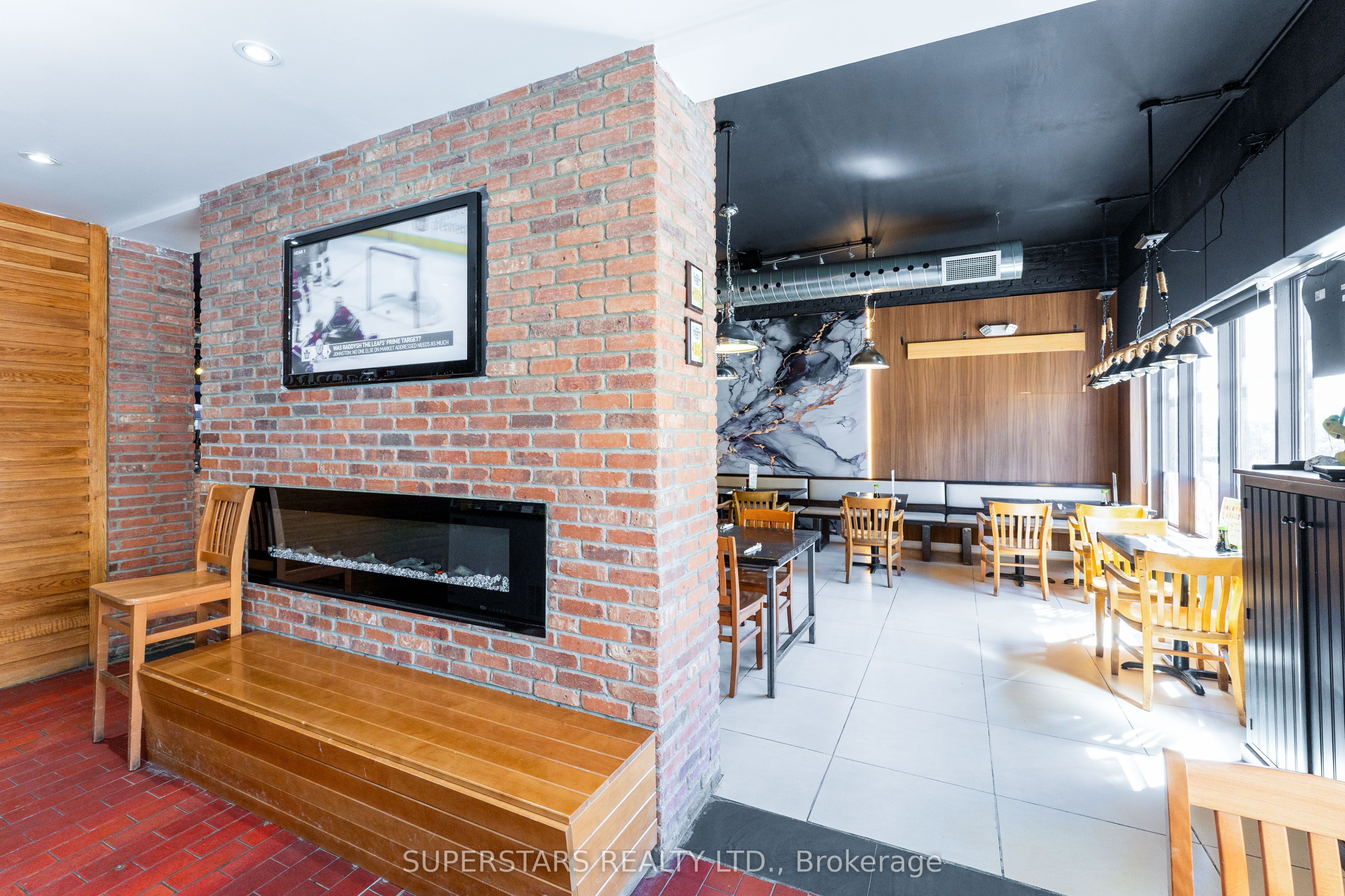 155 Queen Street Property Photo 8