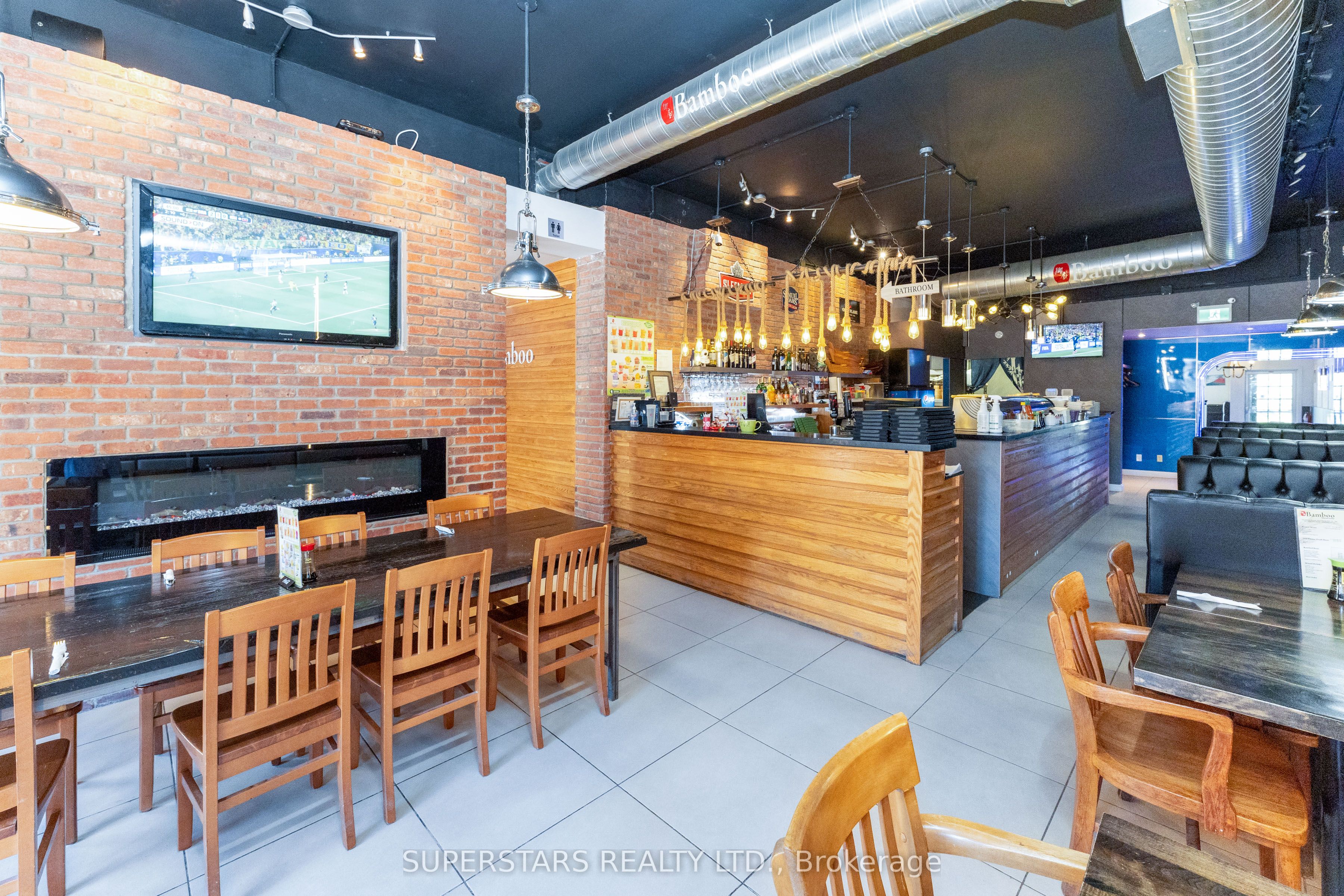 155 Queen Street Property Photo 12