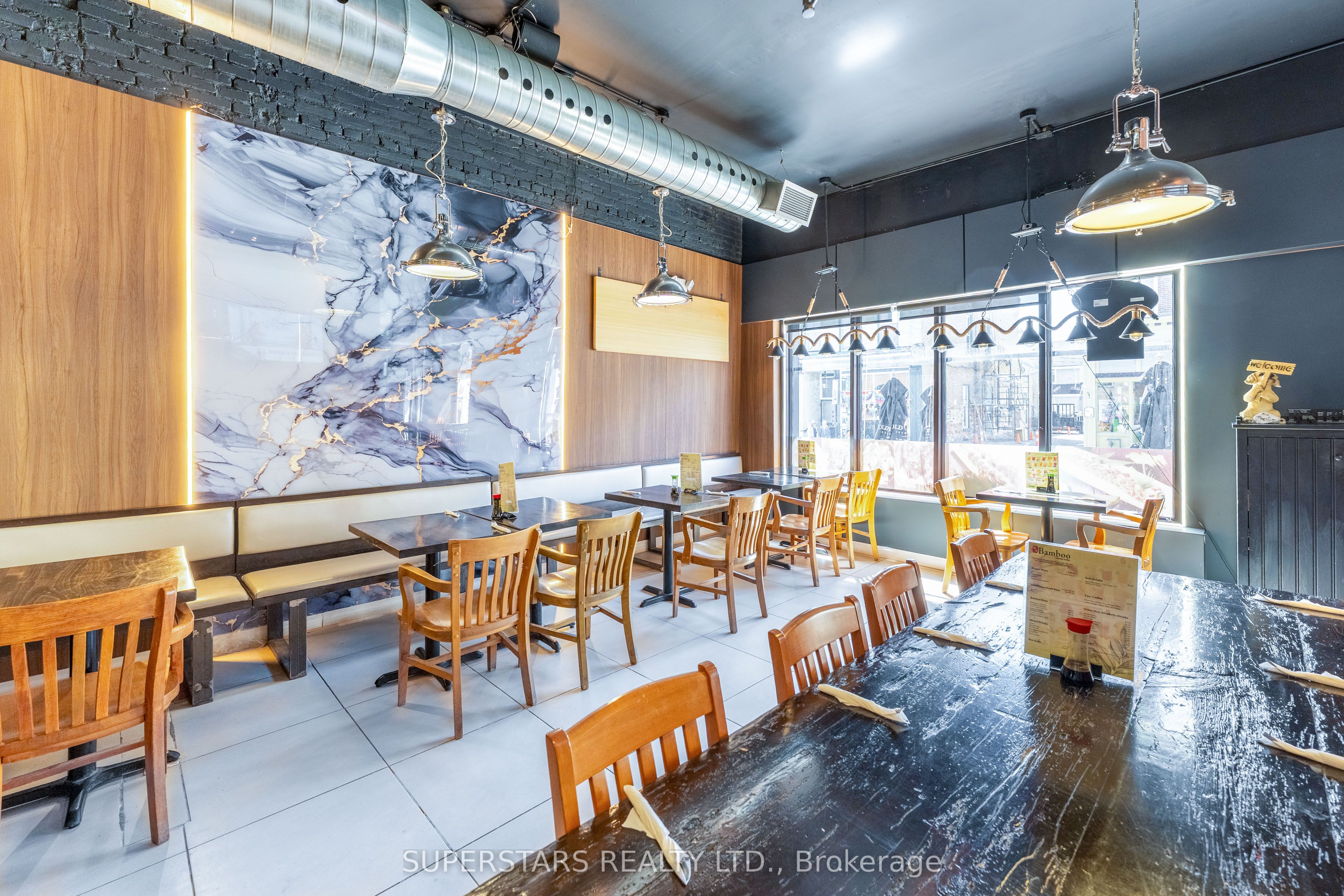 155 Queen Street Property Photo 13