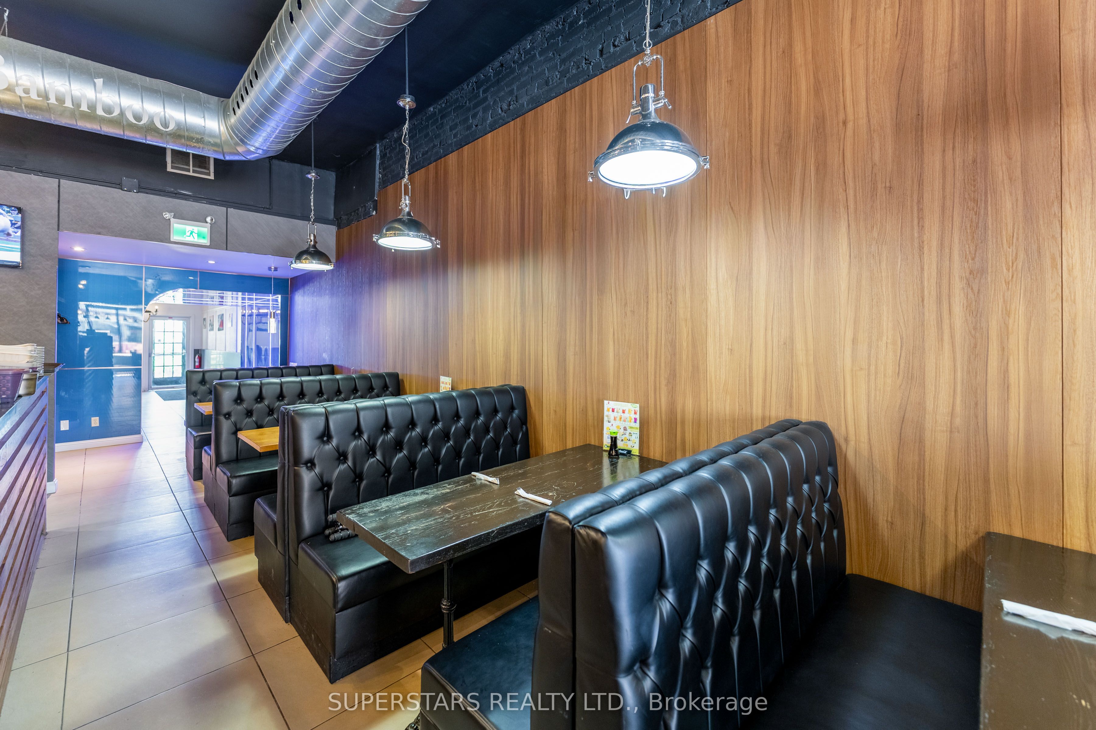 155 Queen Street Property Photo 14