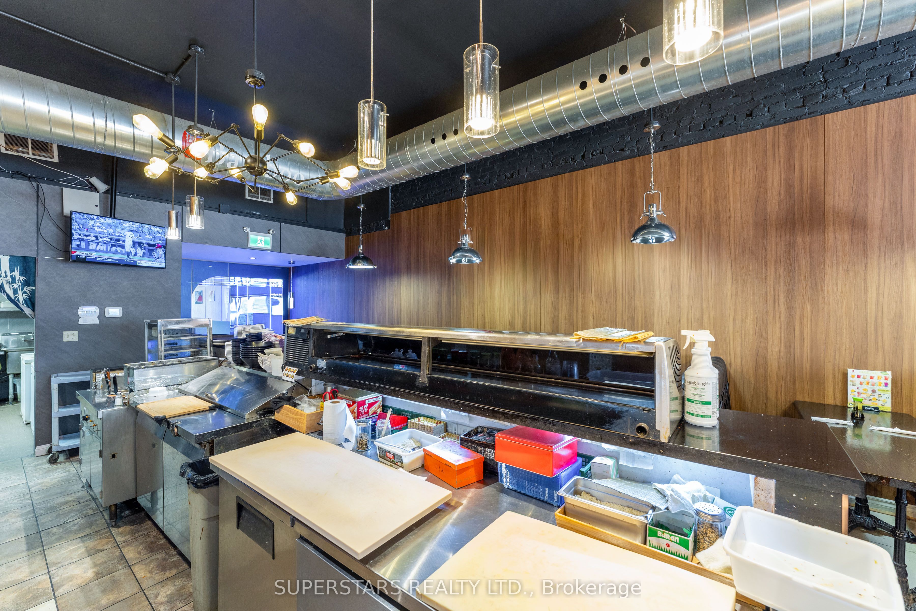 155 Queen Street Property Photo 21