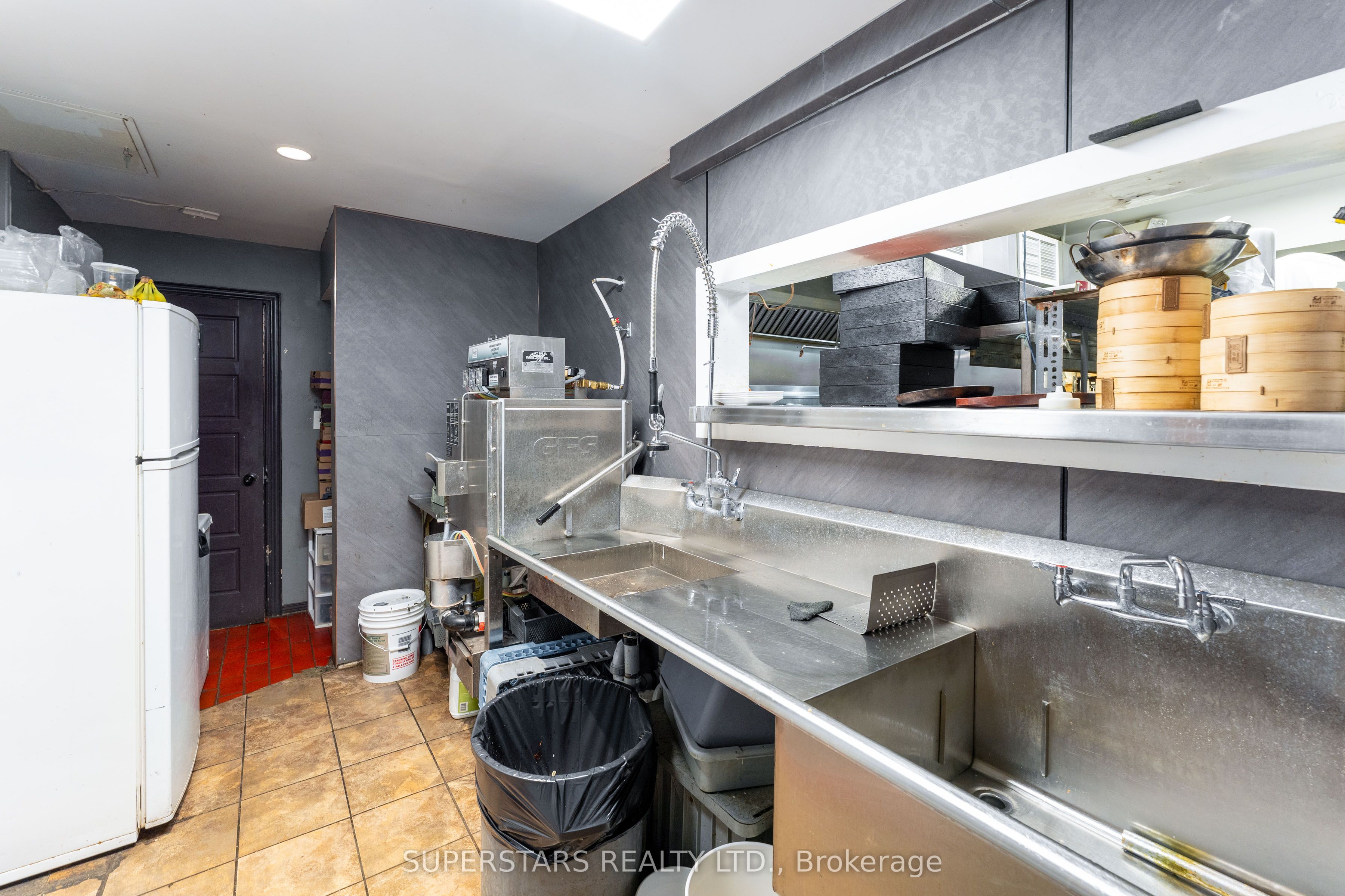155 Queen Street Property Photo 25