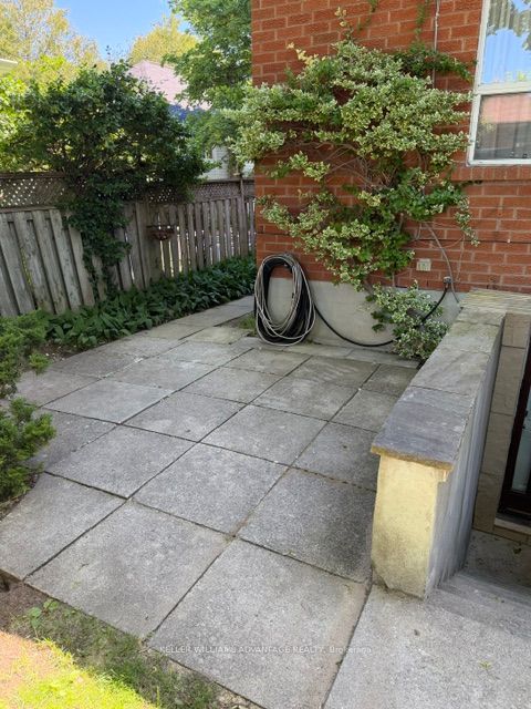 20 Bush Drive Lower Property Photo 18