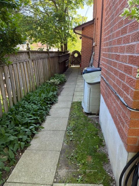 20 Bush Drive Lower Property Photo 21