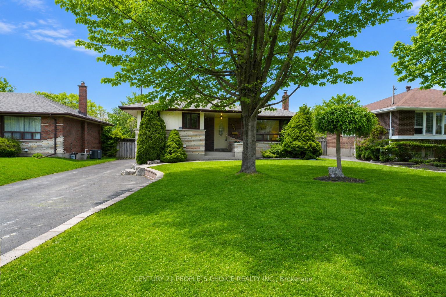 586 Central Pk Boulevard N Property Photo 1