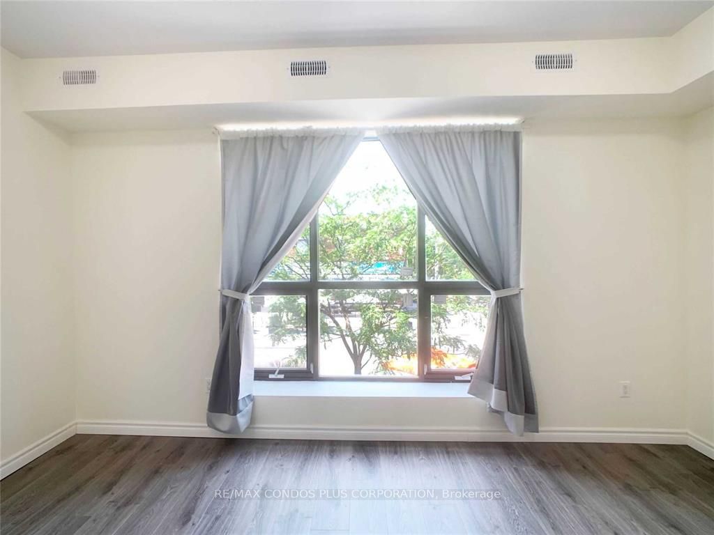 721 Danforth Avenue Property Photo 6
