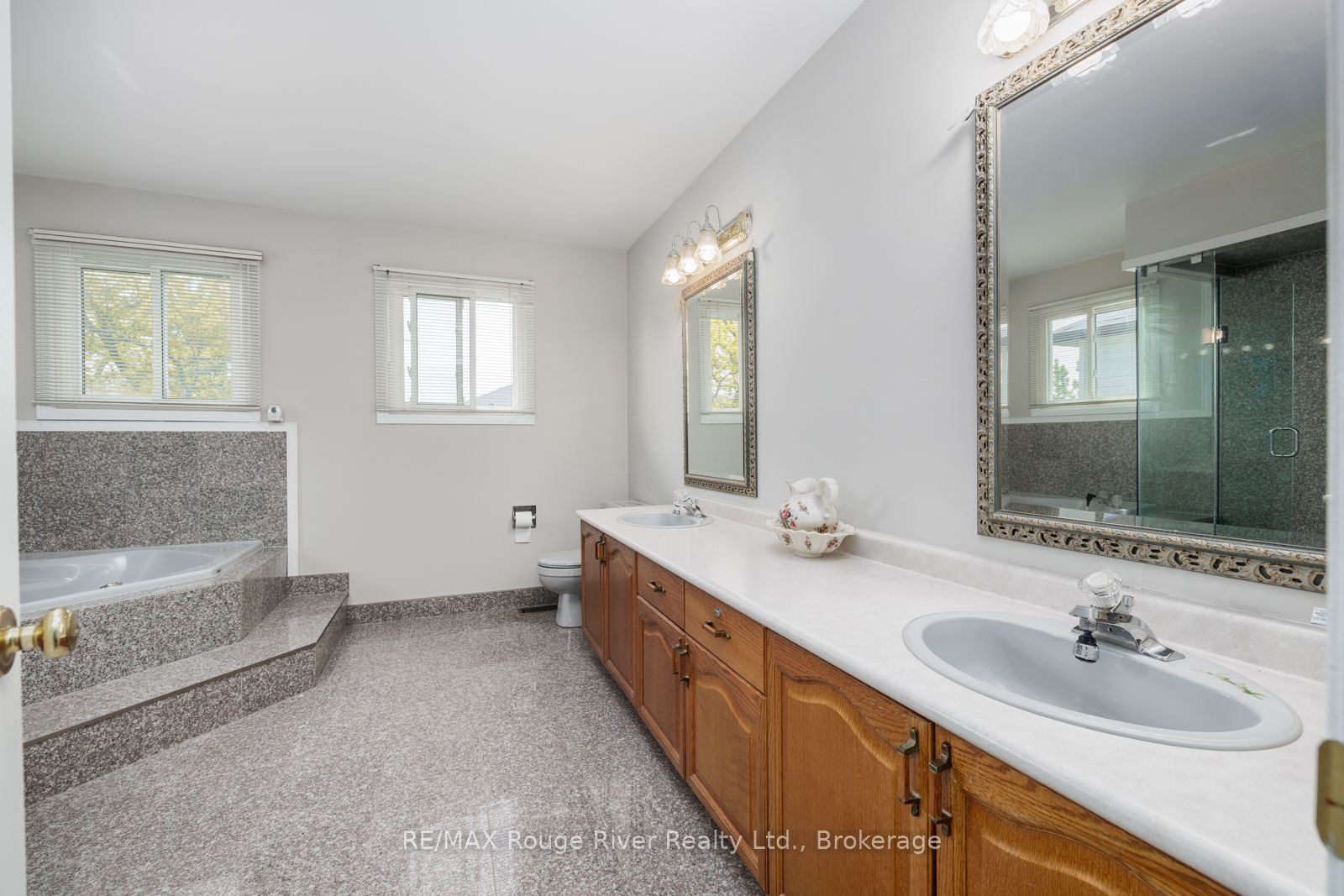 1106 Ridge Valley Drive Property Photo 27
