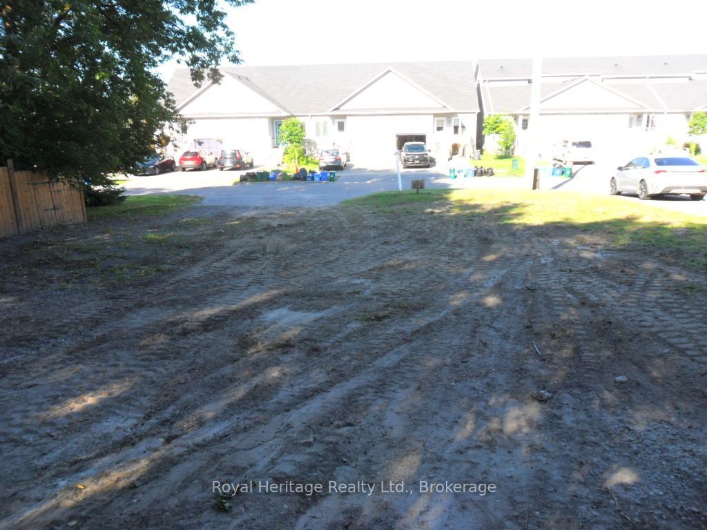 367 Centre Street S Property Photo 2