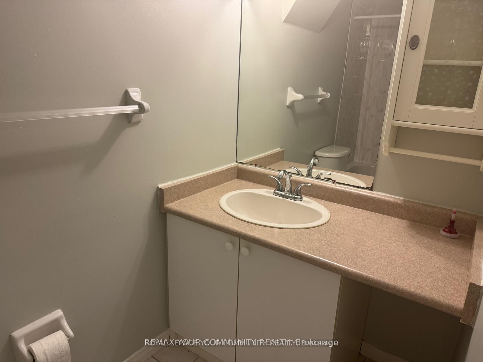 65 Dakin Drive S Property Photo 10