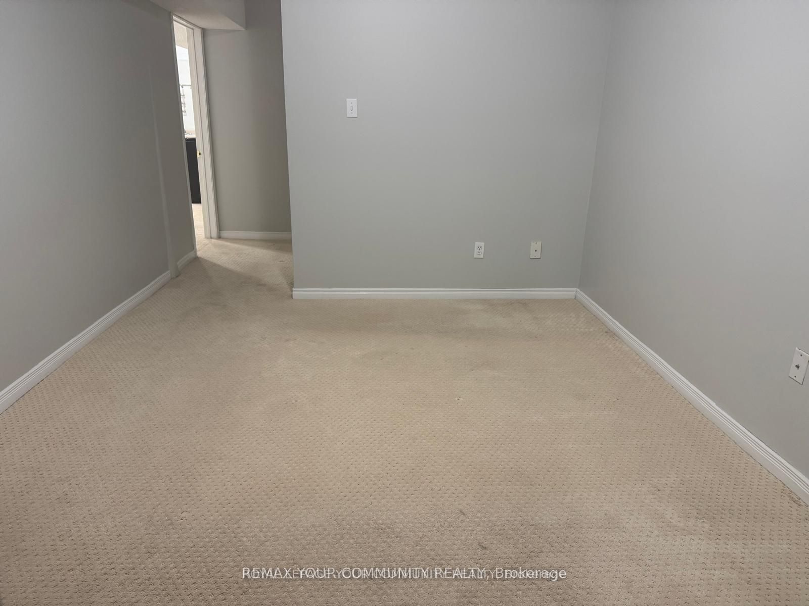 65 Dakin Drive S Property Photo 11