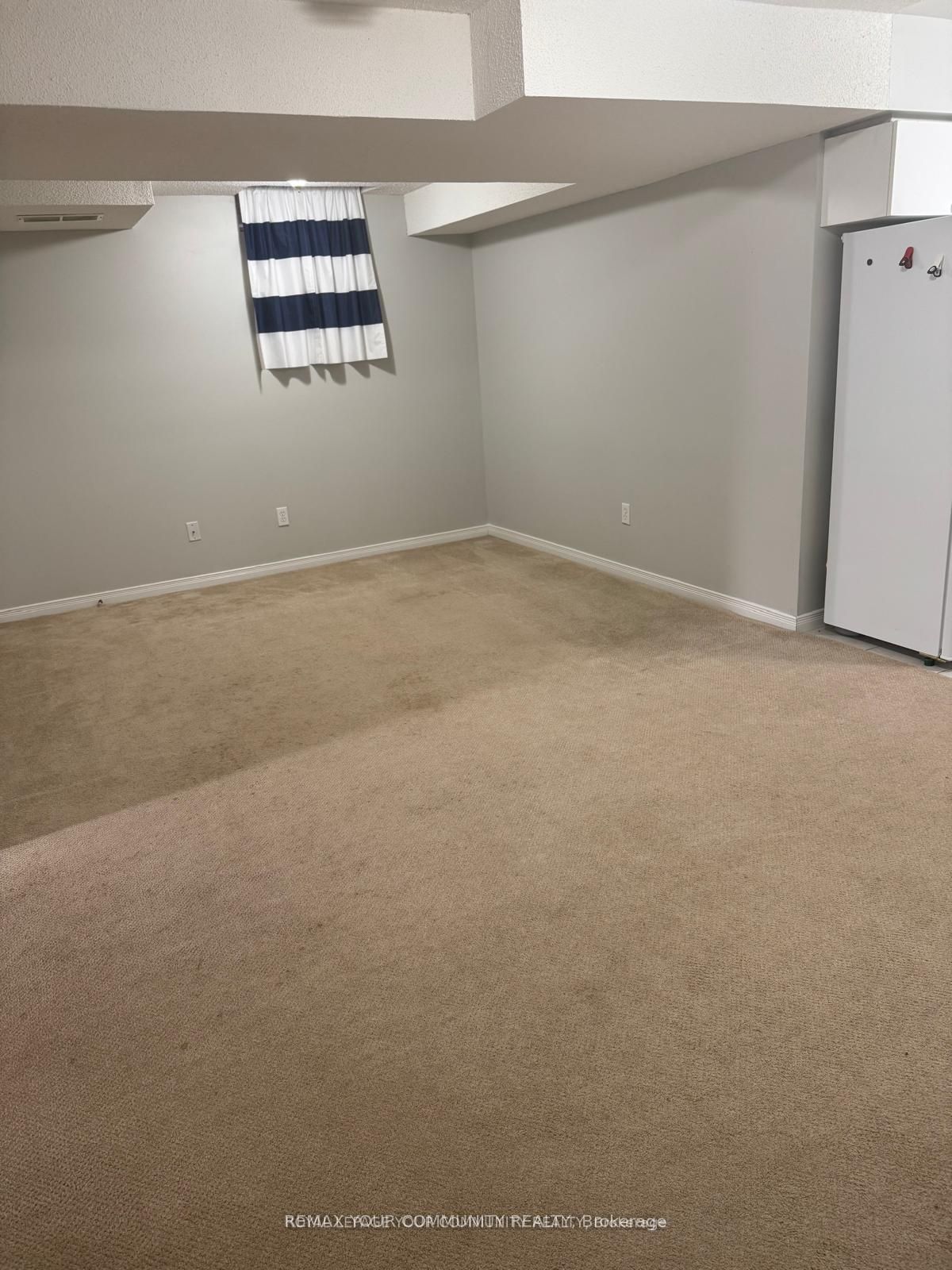 65 Dakin Drive S Property Photo 14
