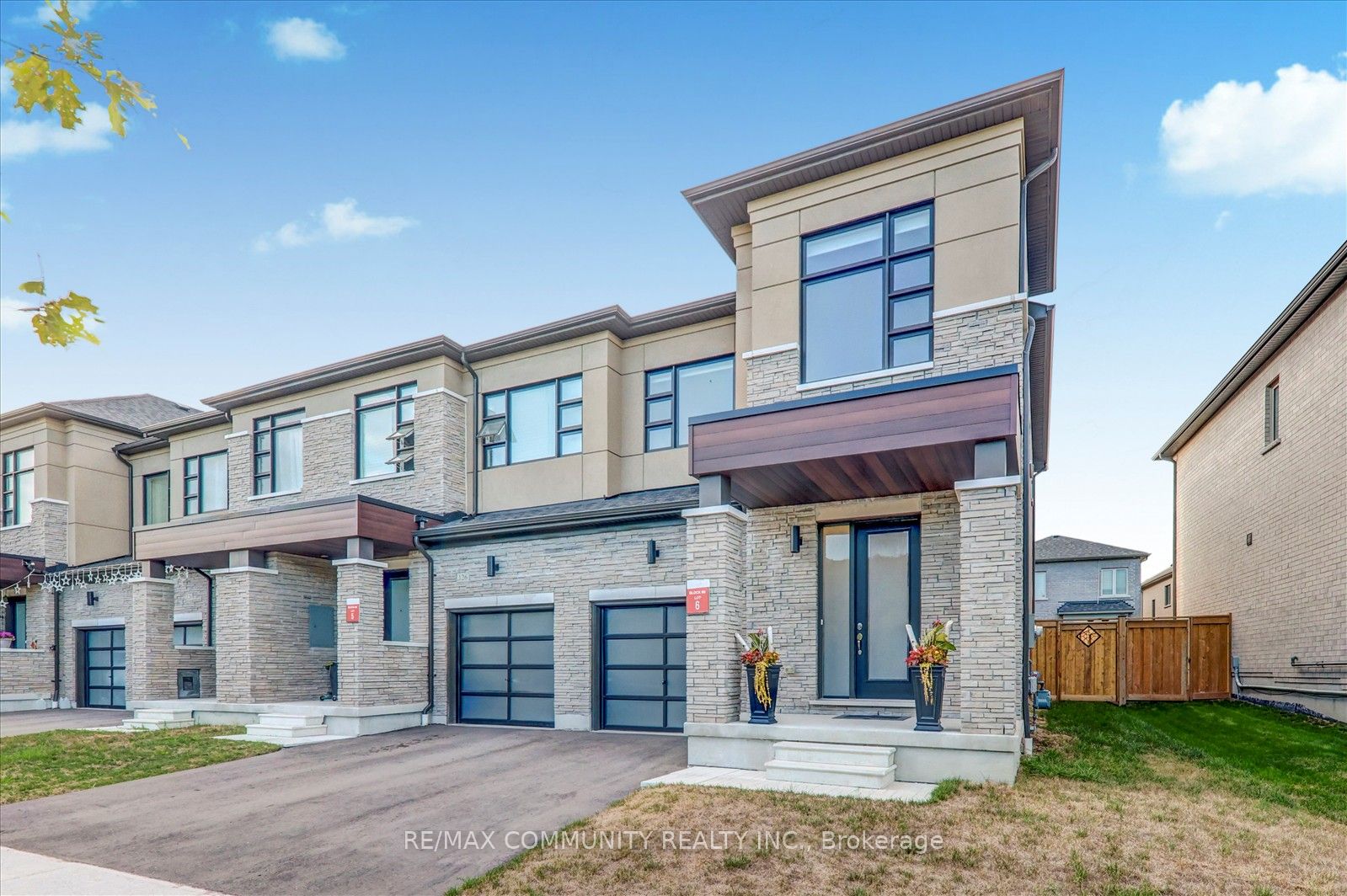 124 Ogston Crescent Property Photo 2