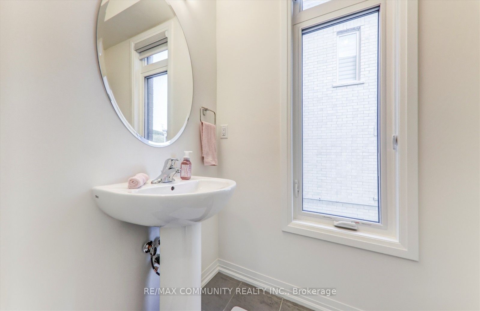 124 Ogston Crescent Property Photo 17