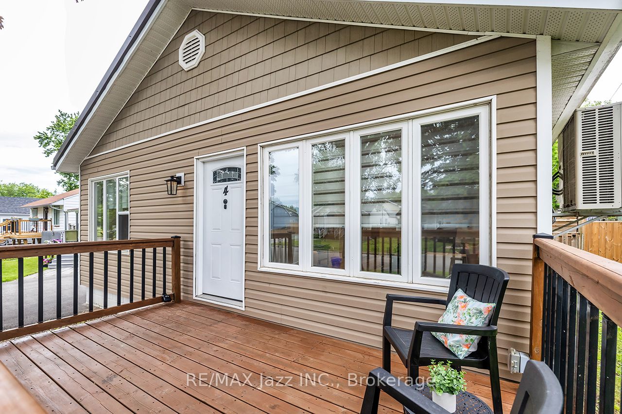 4 Maple Street Property Photo 2