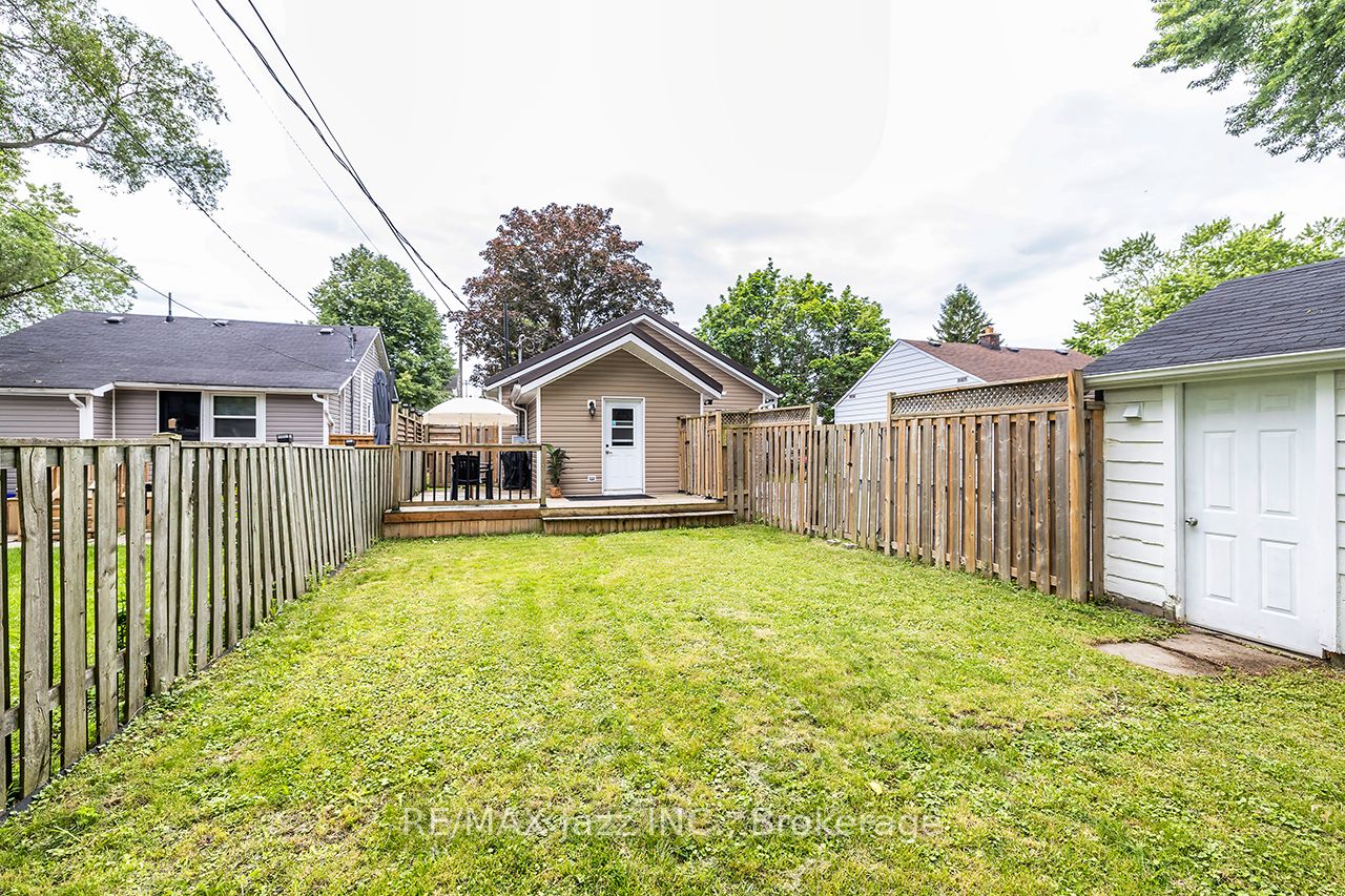 4 Maple Street Property Photo 21