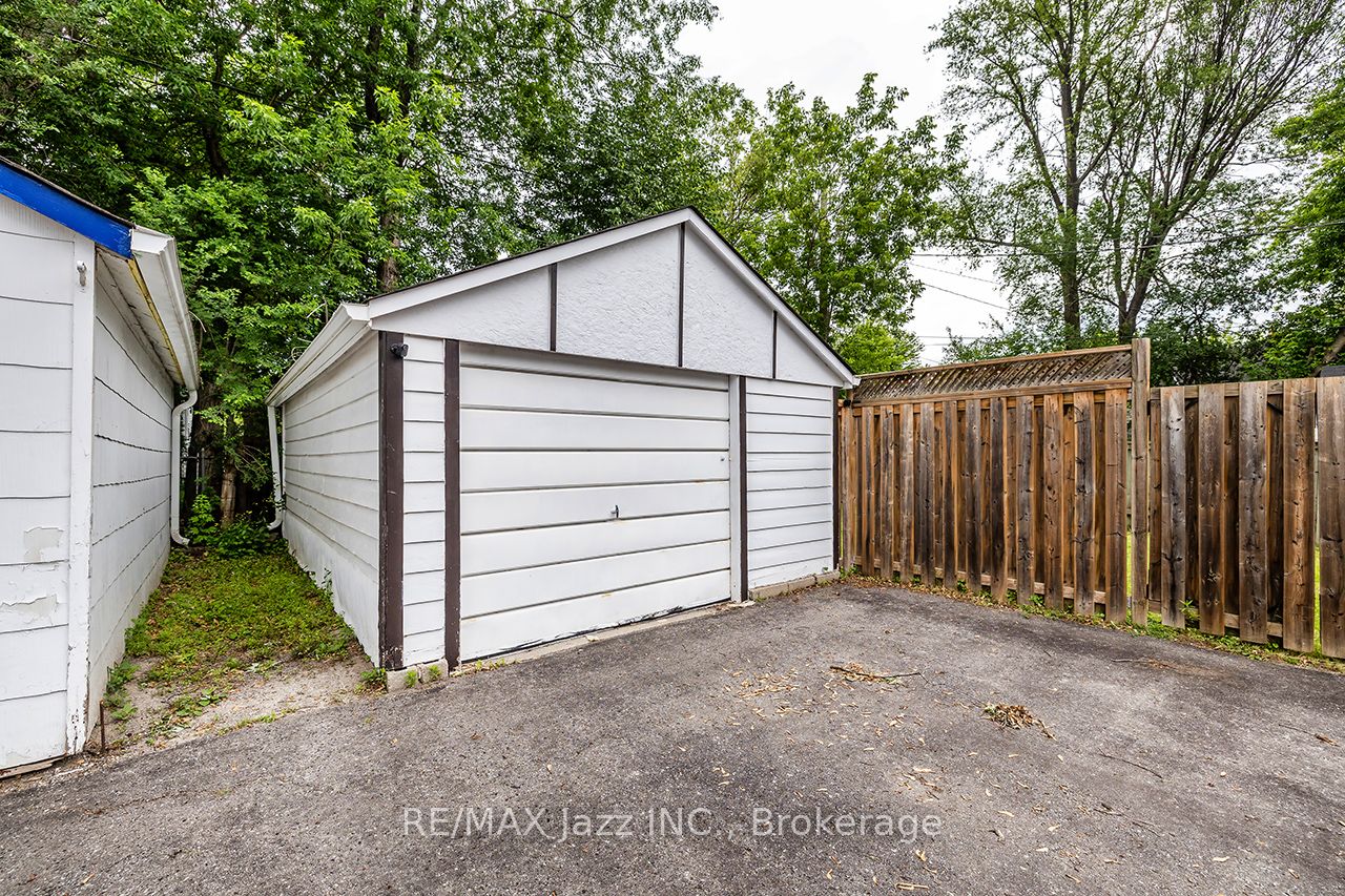 4 Maple Street Property Photo 24