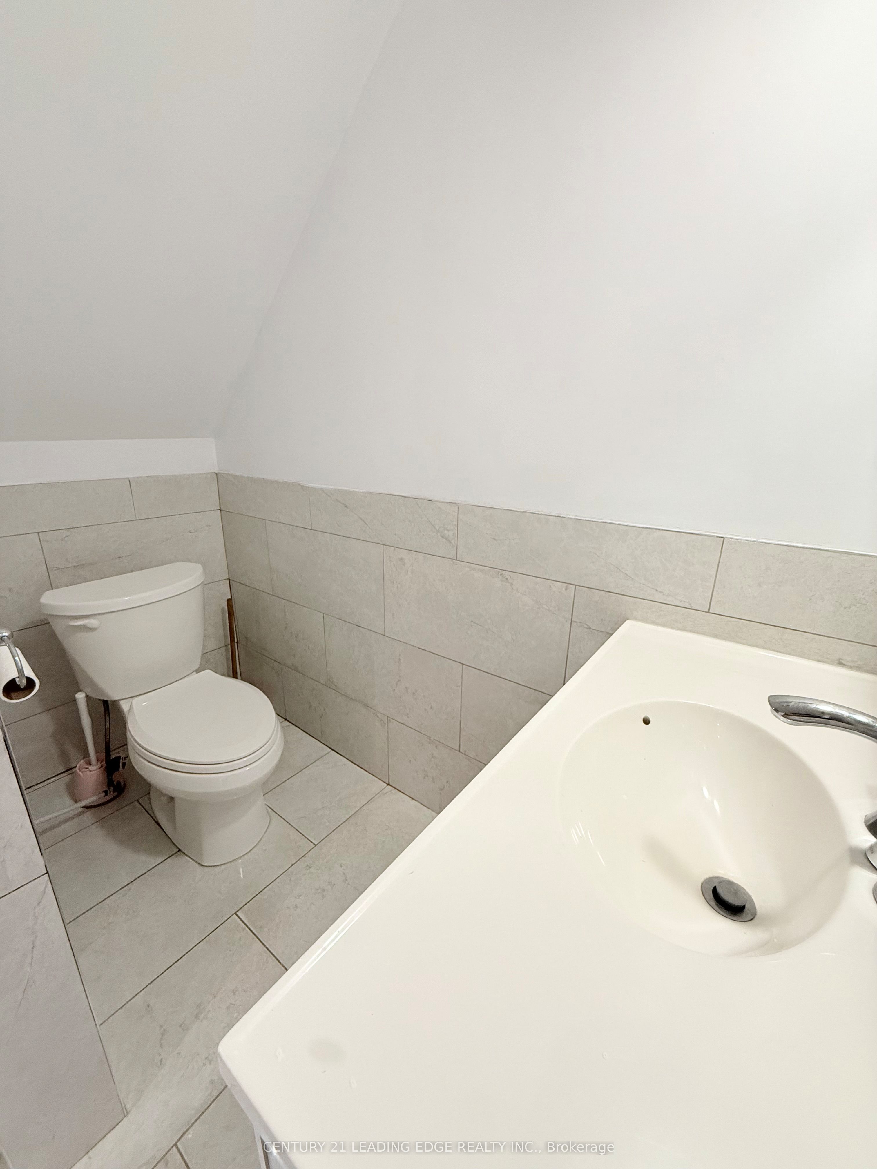 21 Colinayre Crescent Property Photo 8