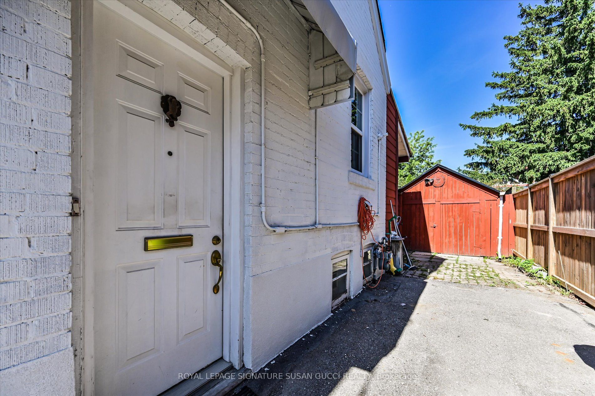 33 Plaxton Drive Property Photo 2