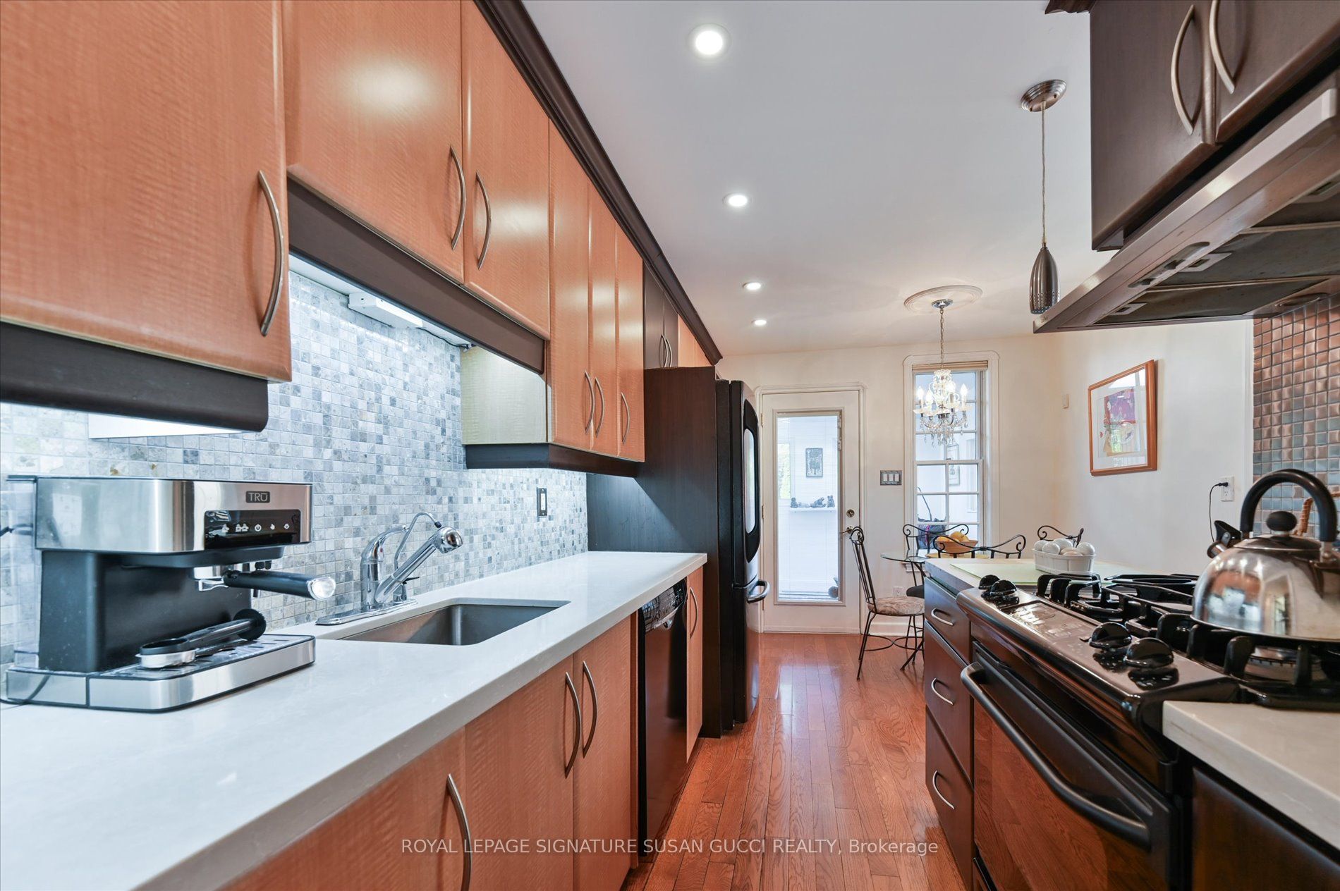 33 Plaxton Drive Property Photo 4