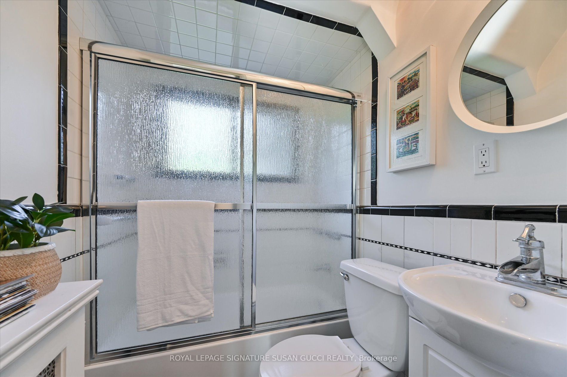 33 Plaxton Drive Property Photo 8