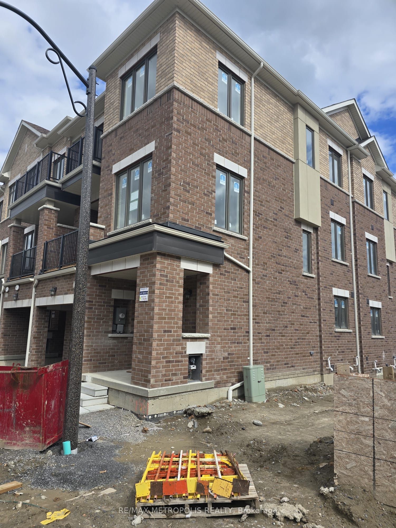 1 Radiance Way Property Photo 1