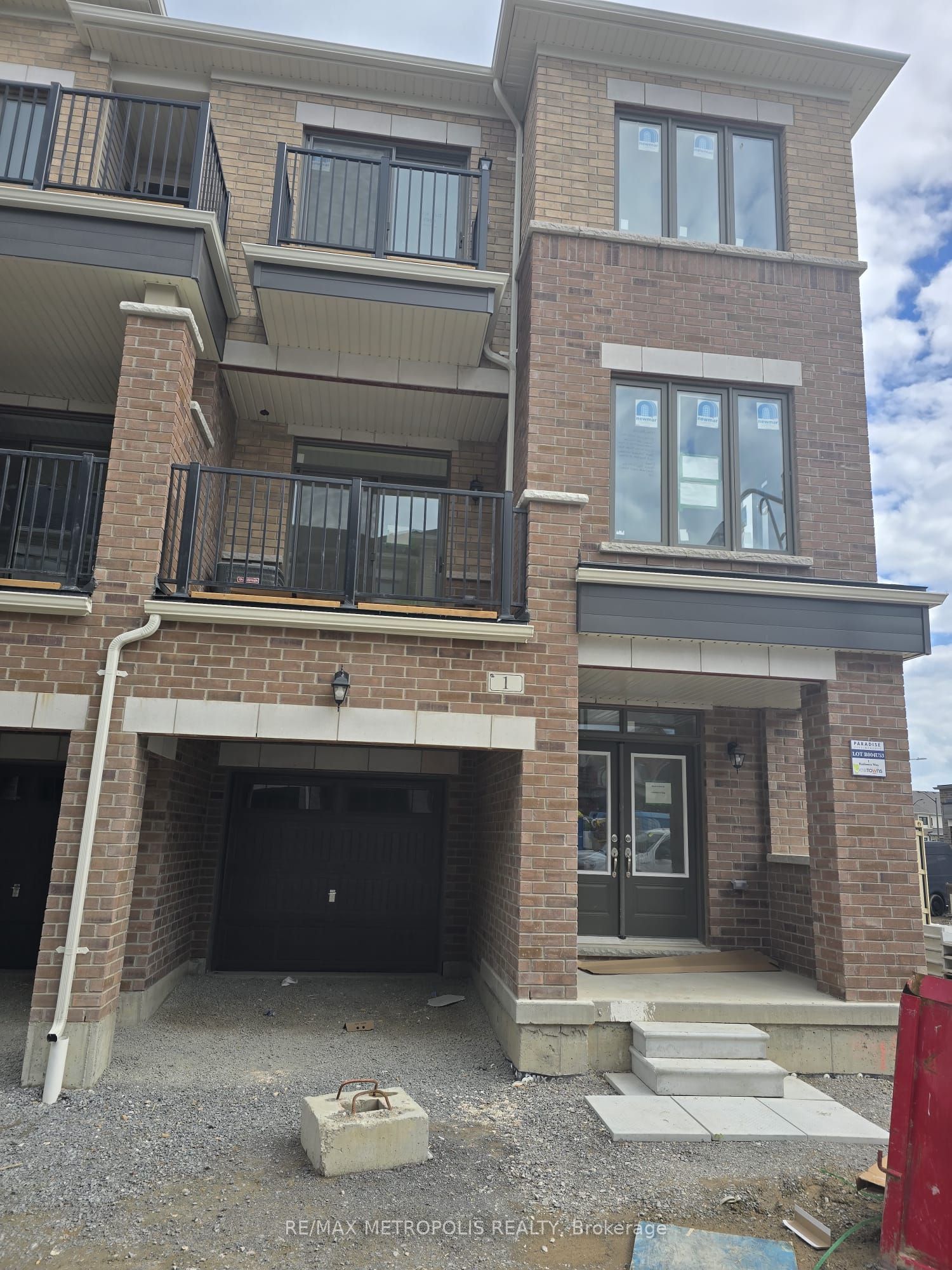 1 Radiance Way Property Photo 3