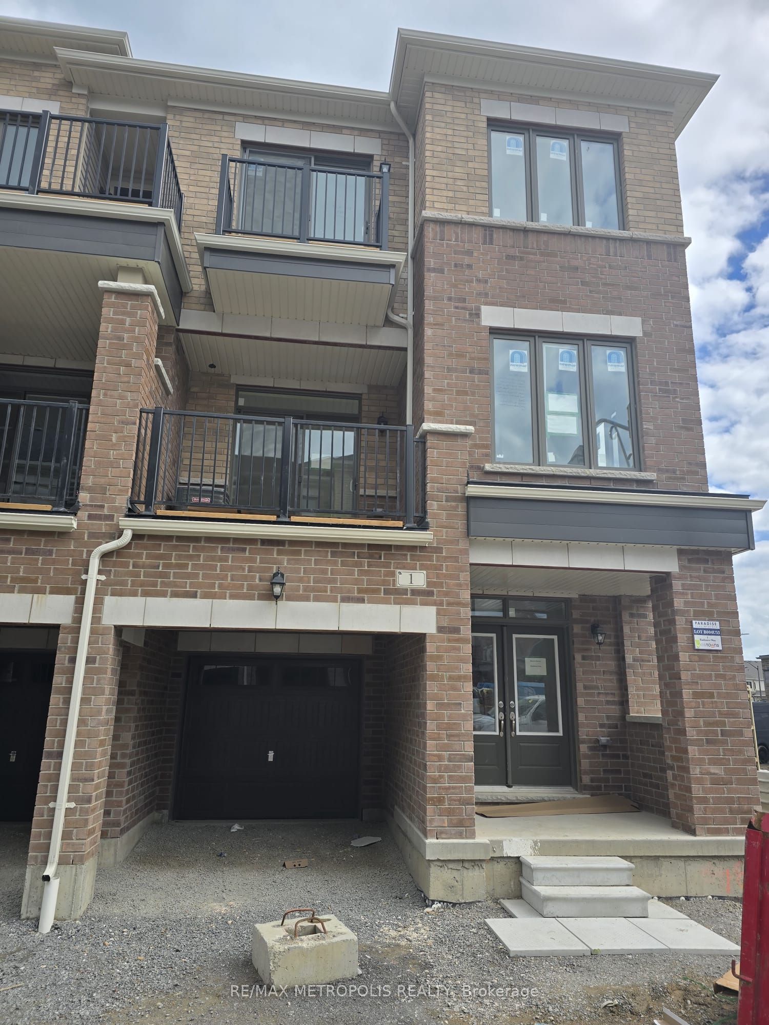 1 Radiance Way Property Photo 4