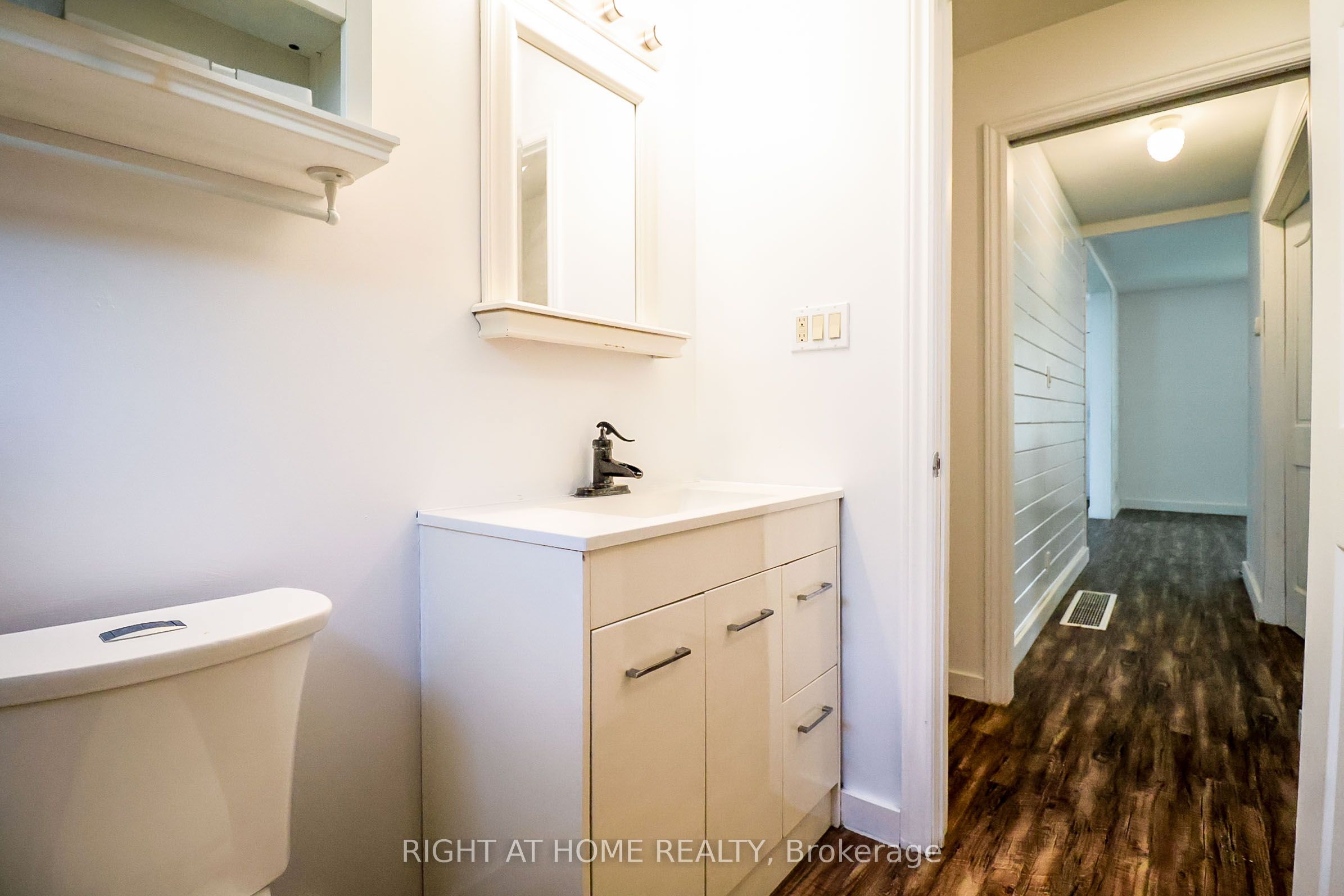 1327 Commerce Street Property Photo 18