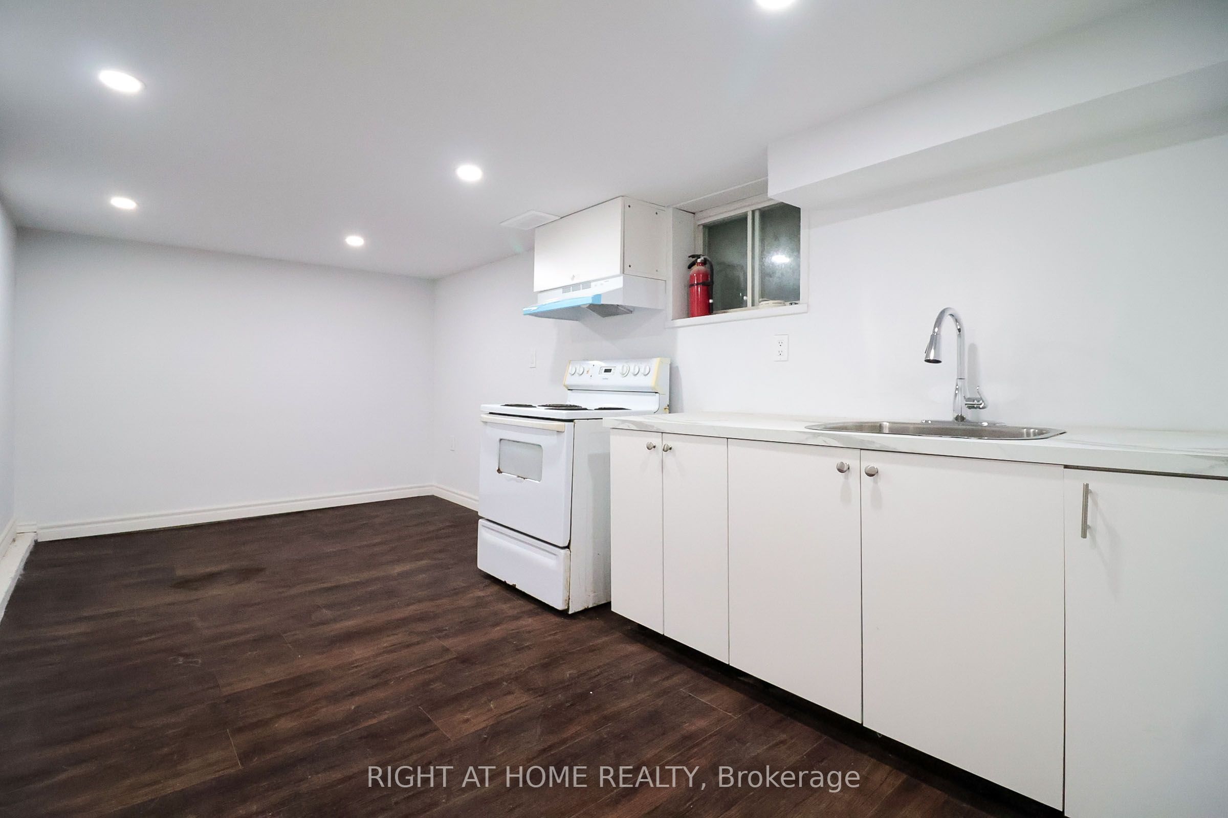 1327 Commerce Street Property Photo 19
