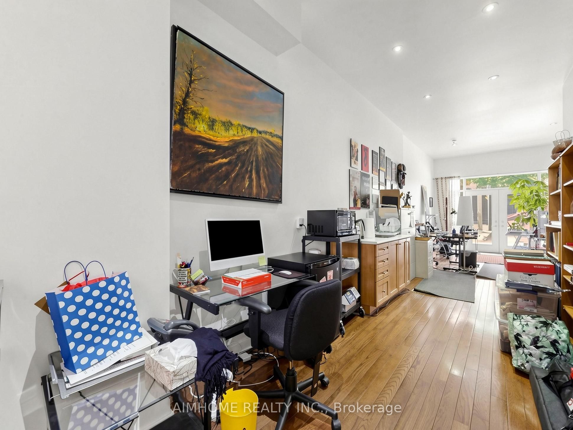 1089 Dundas Street E Property Photo 8