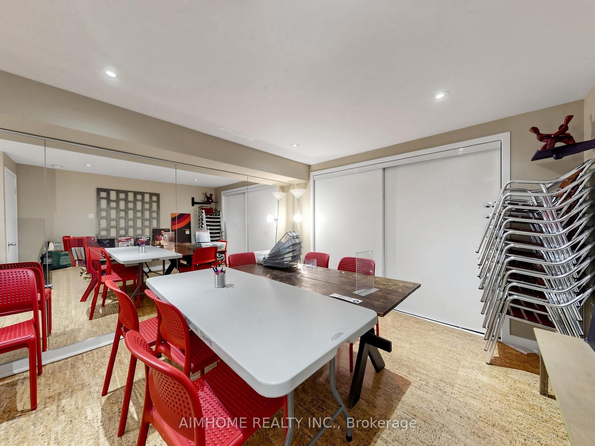 1089 Dundas Street E Property Photo 10