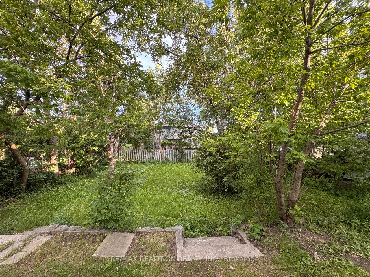 3833 Finch Avenue E Property Photo 4