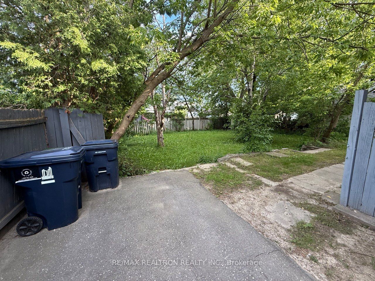 3833 Finch Avenue E Property Photo 6