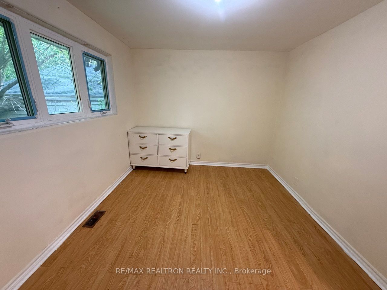 3833 Finch Avenue E Property Photo 14